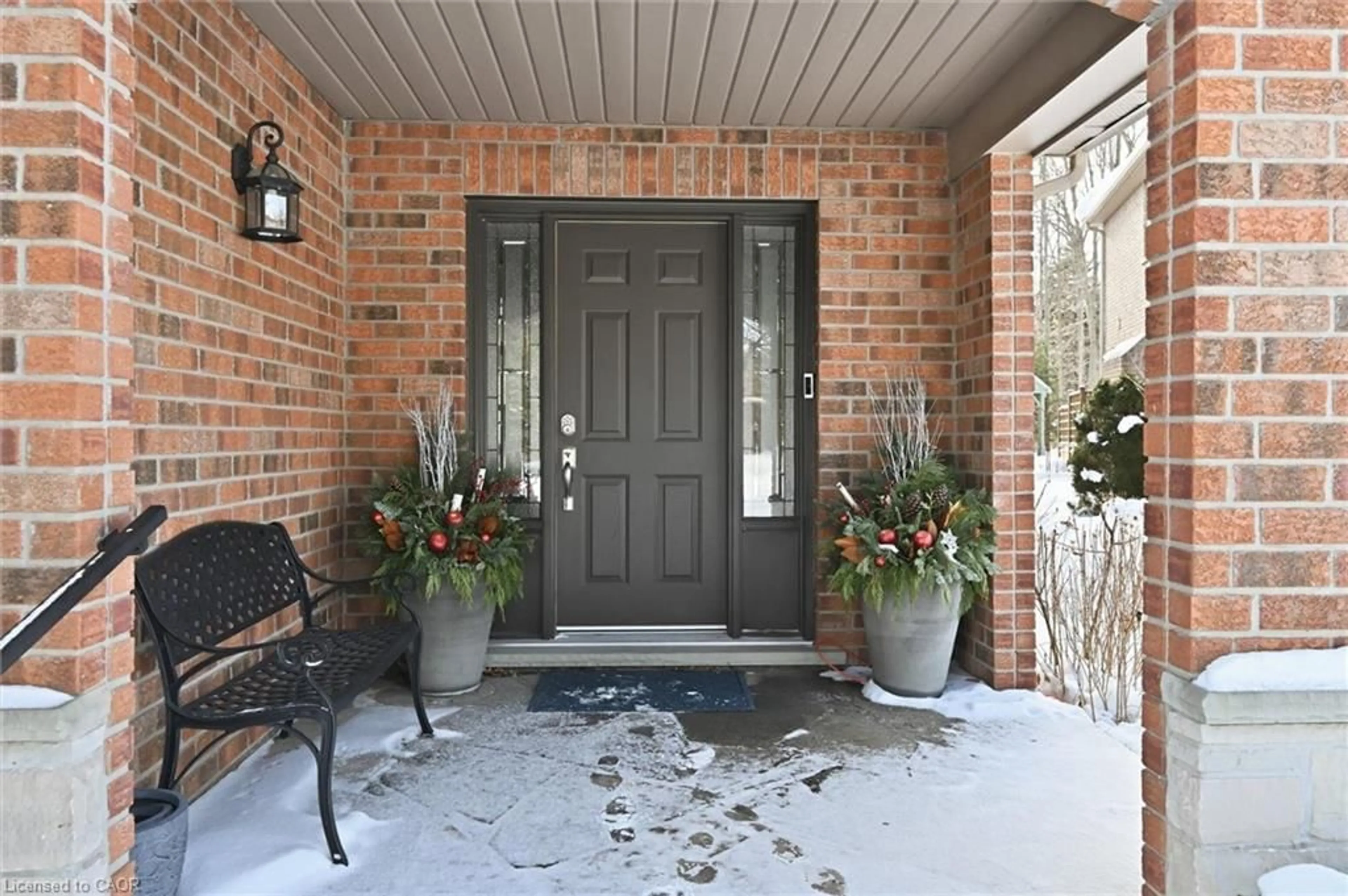 Indoor entryway for 1126 Westhaven Dr, Burlington Ontario L7P 5B3