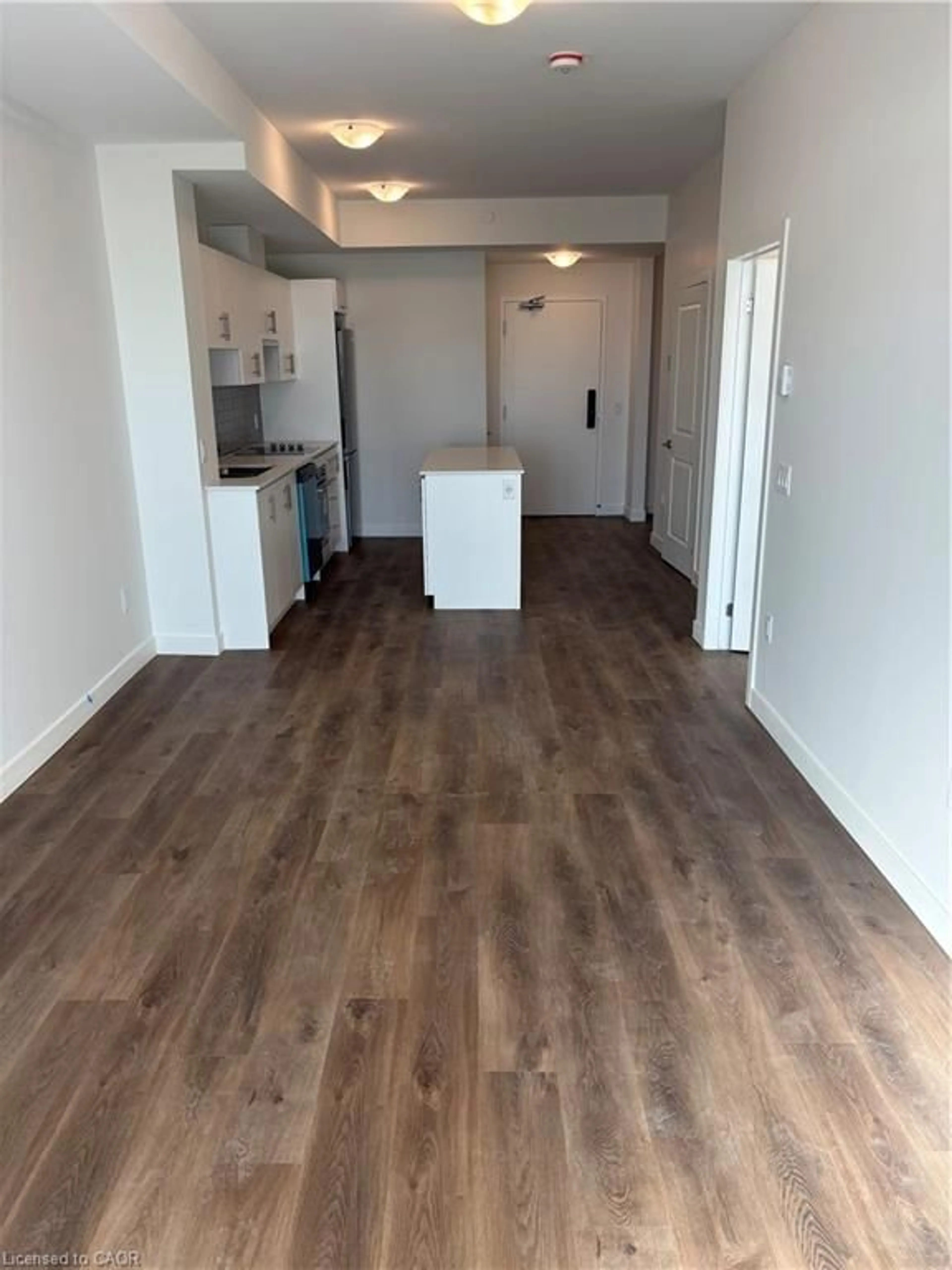 A pic of a room for 461 Green Rd #607, Hamilton Ontario L8E 5B4