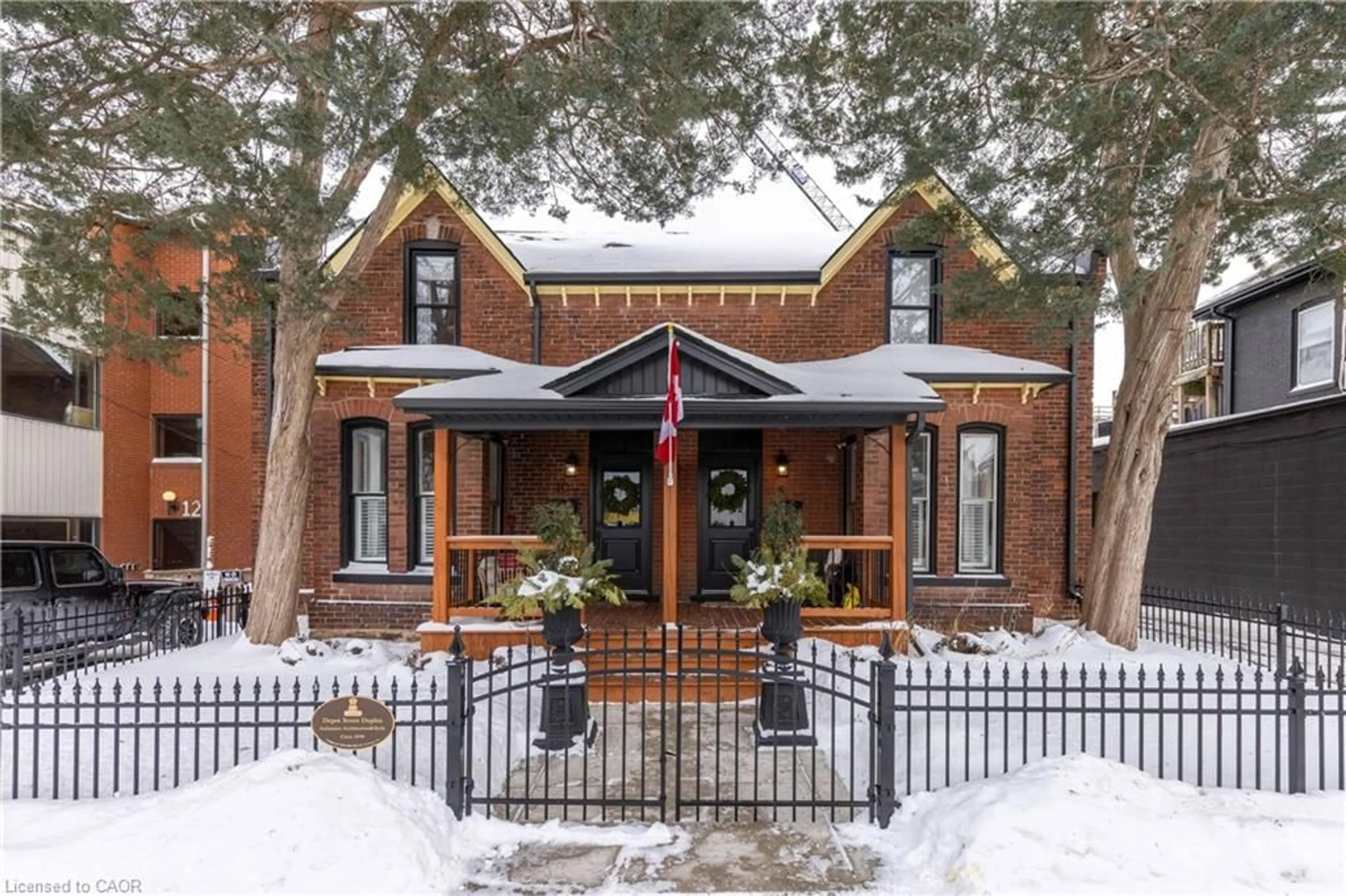 Home with brick exterior material, street for 8-10 Ontario St, Grimsby Ontario L3M 3G9