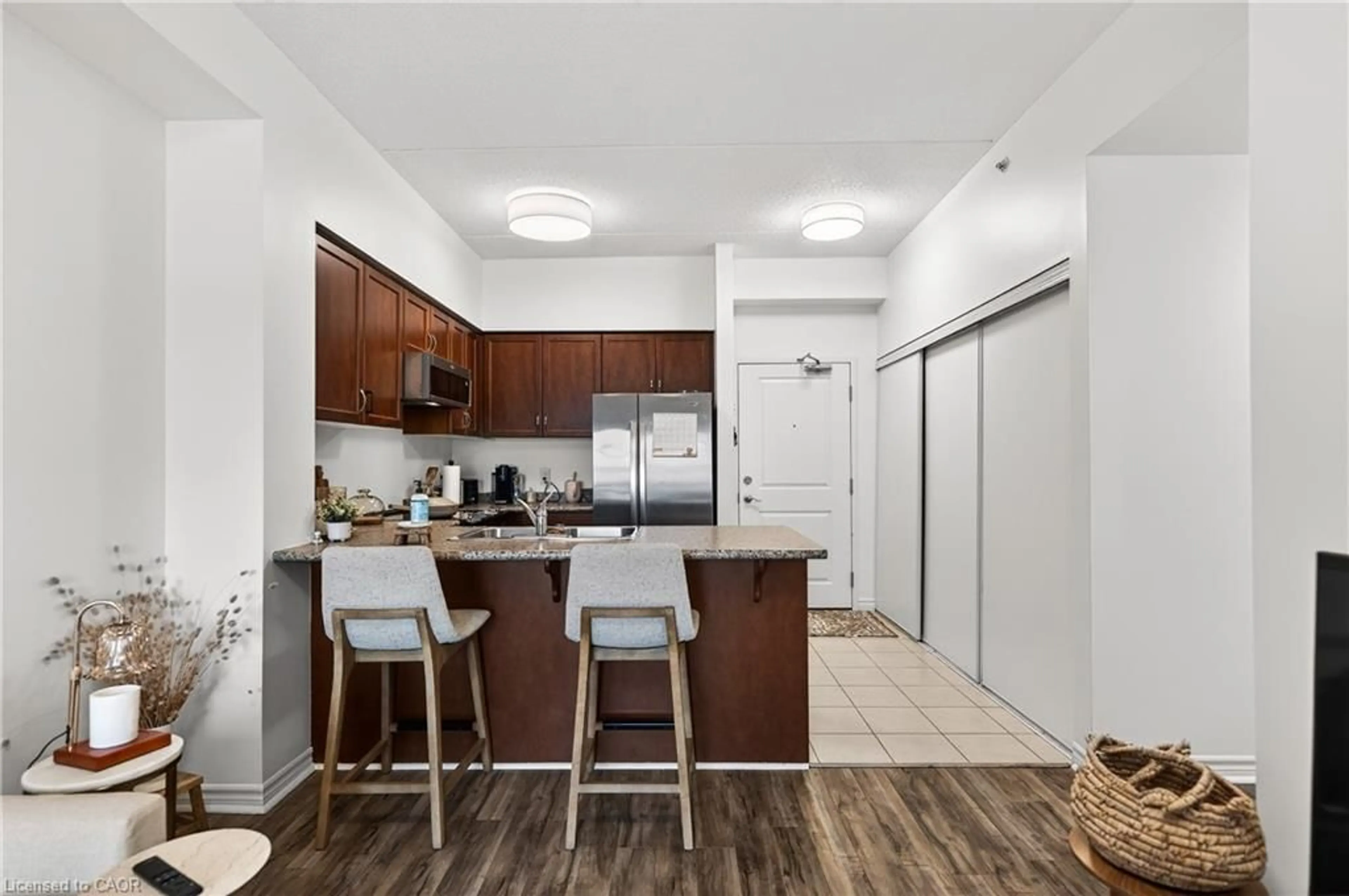 Standard kitchen, unknown for 1077 Gordon St #316, Guelph Ontario N1G 0E3