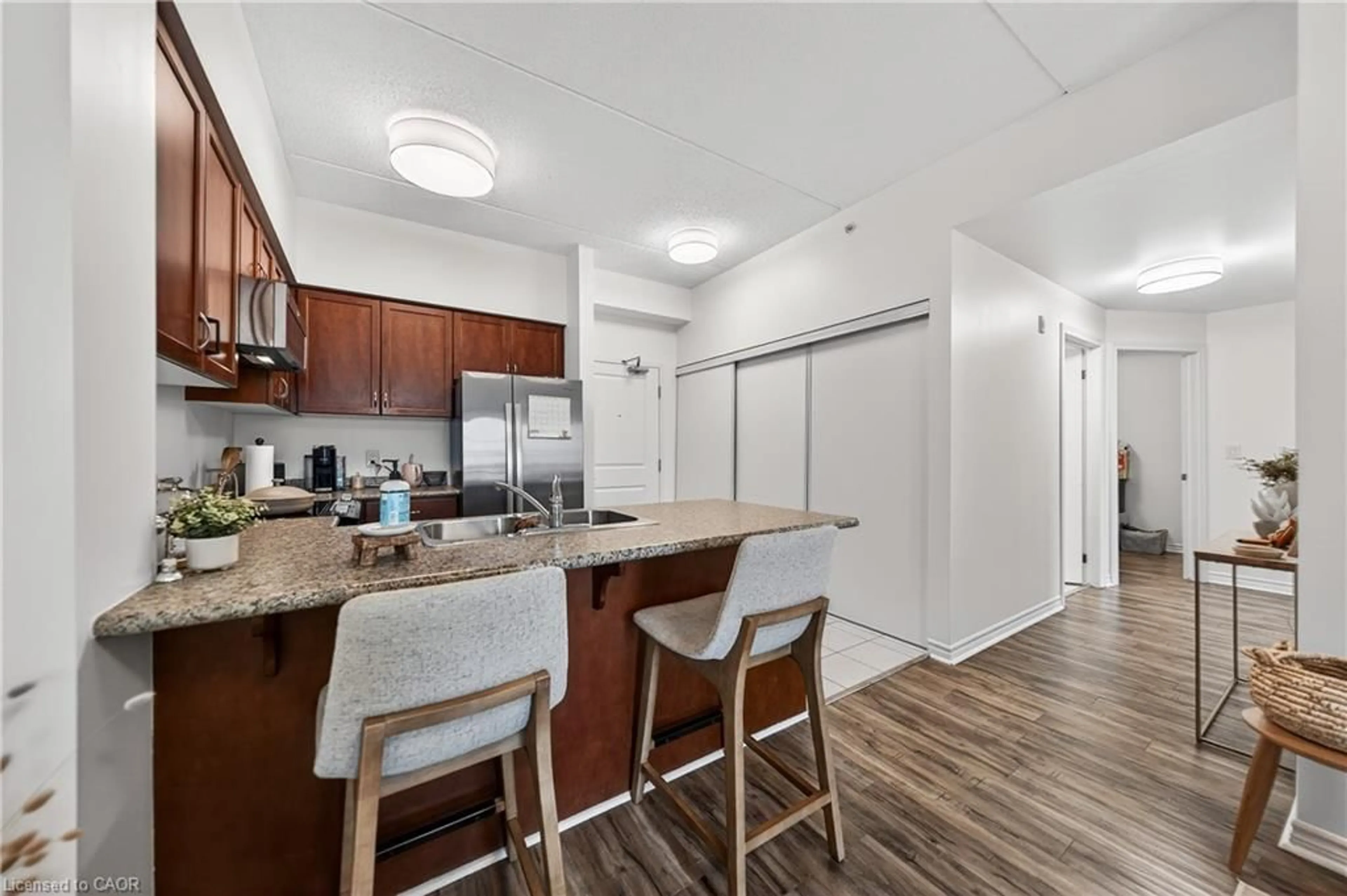 Standard kitchen, unknown for 1077 Gordon St #316, Guelph Ontario N1G 0E3