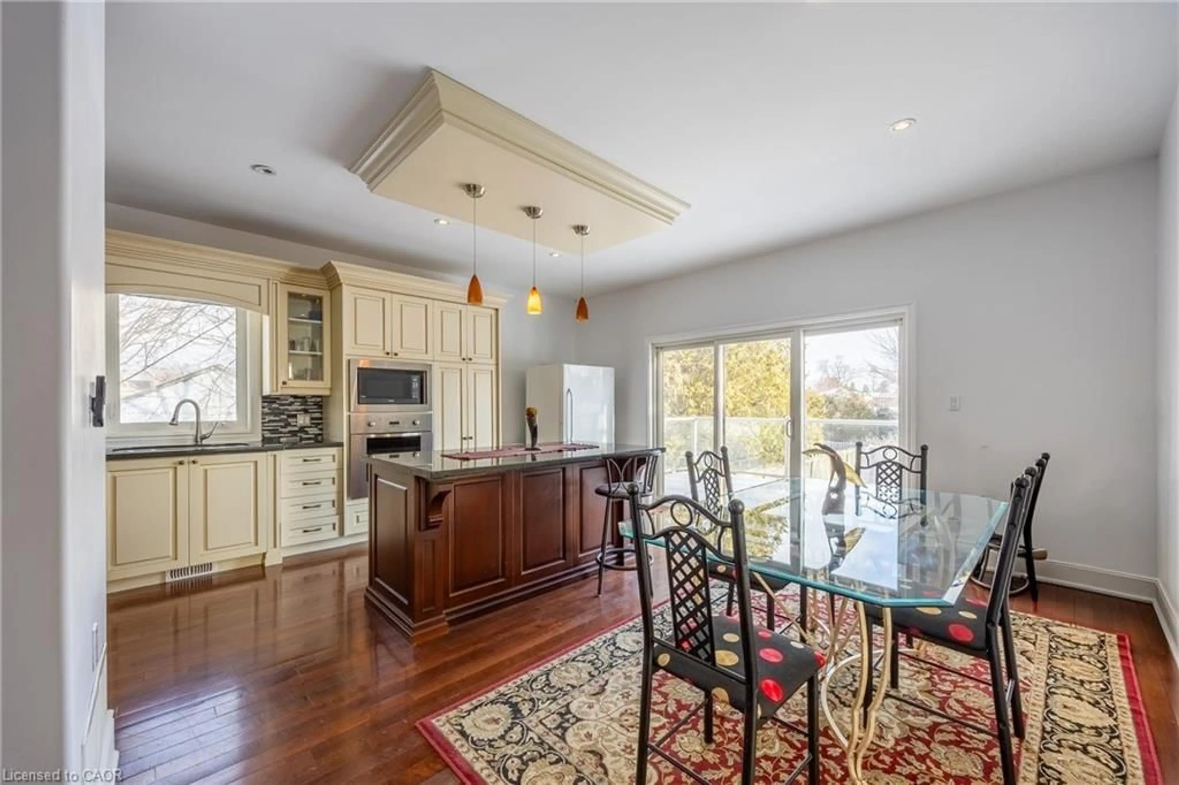 Open concept kitchen, unknown for 514 Fisher's Glen Rd, Vittoria Ontario N0E 1W0