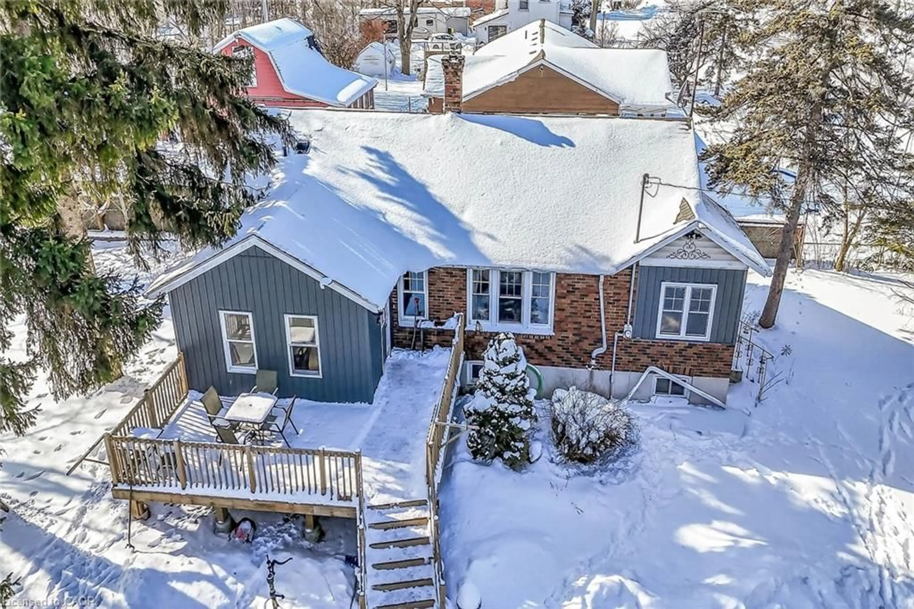 A pic from outside/outdoor area/front of a property/back of a property/a pic from drone, street for 41937 Feeder Rd, Wainfleet Ontario L0S 1V0