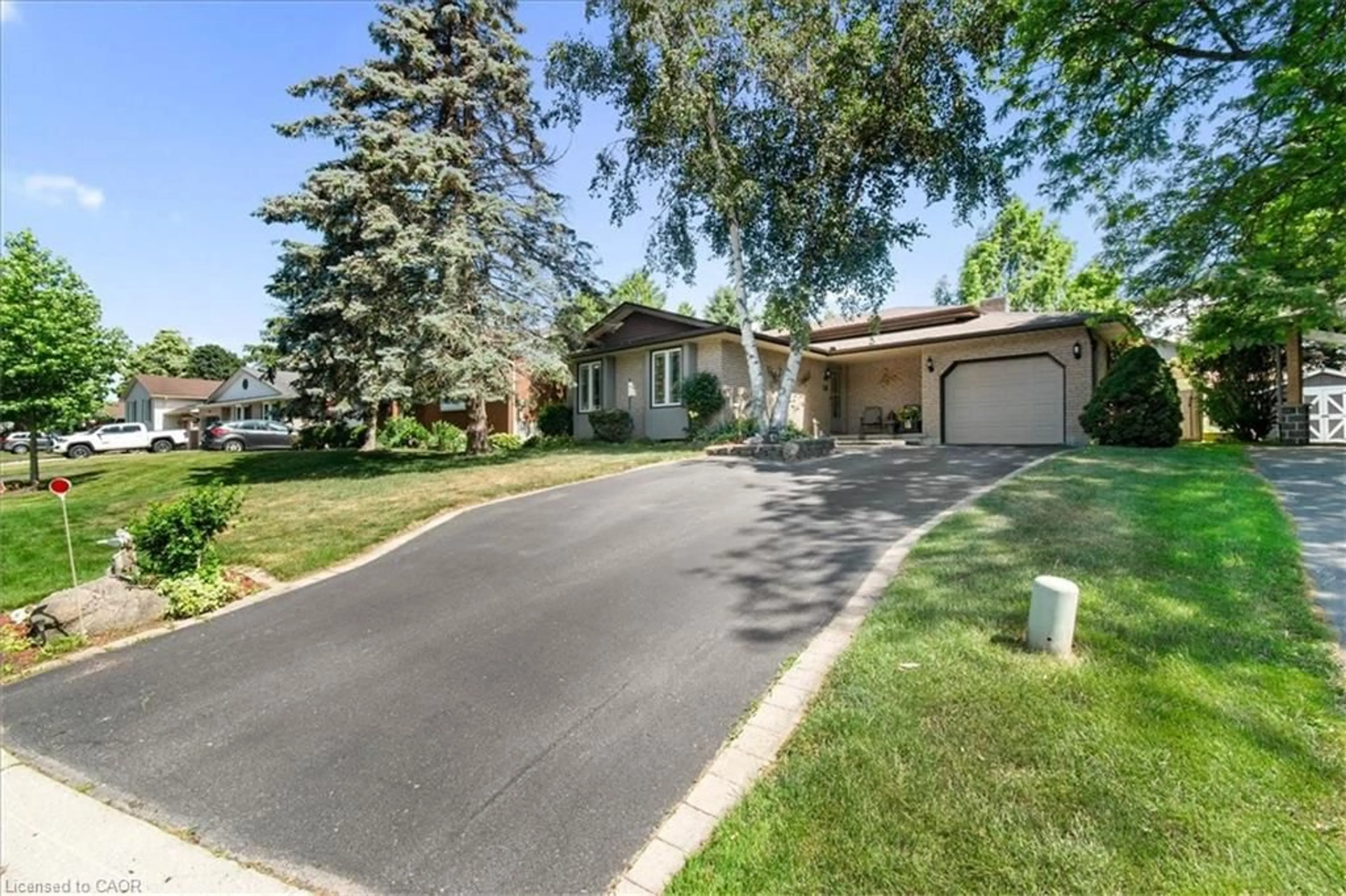 A pic from outside/outdoor area/front of a property/back of a property/a pic from drone, street for 18 Dixon Dr, Port Dover Ontario N0A 1N4