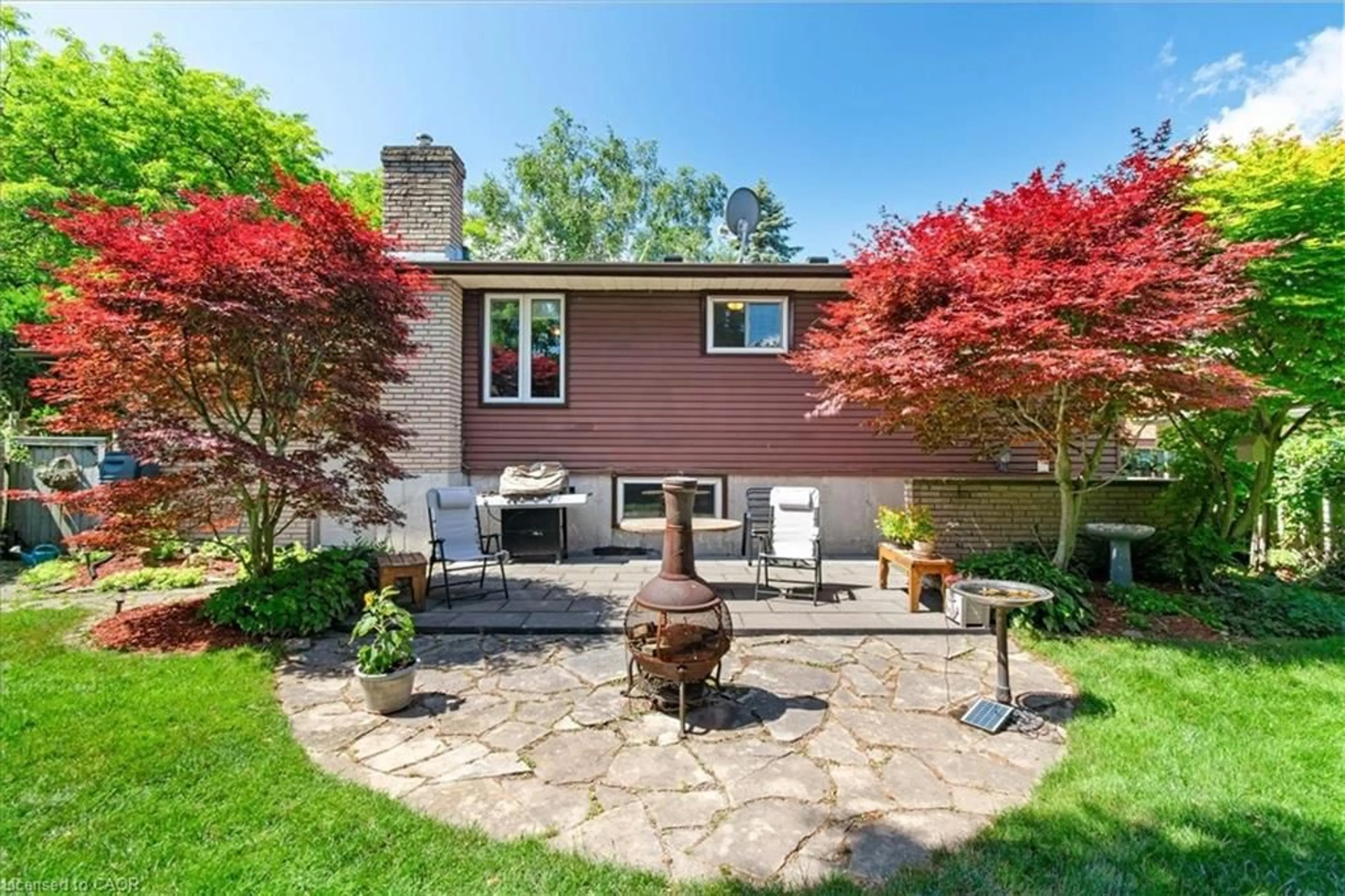 Patio, street for 18 Dixon Dr, Port Dover Ontario N0A 1N4