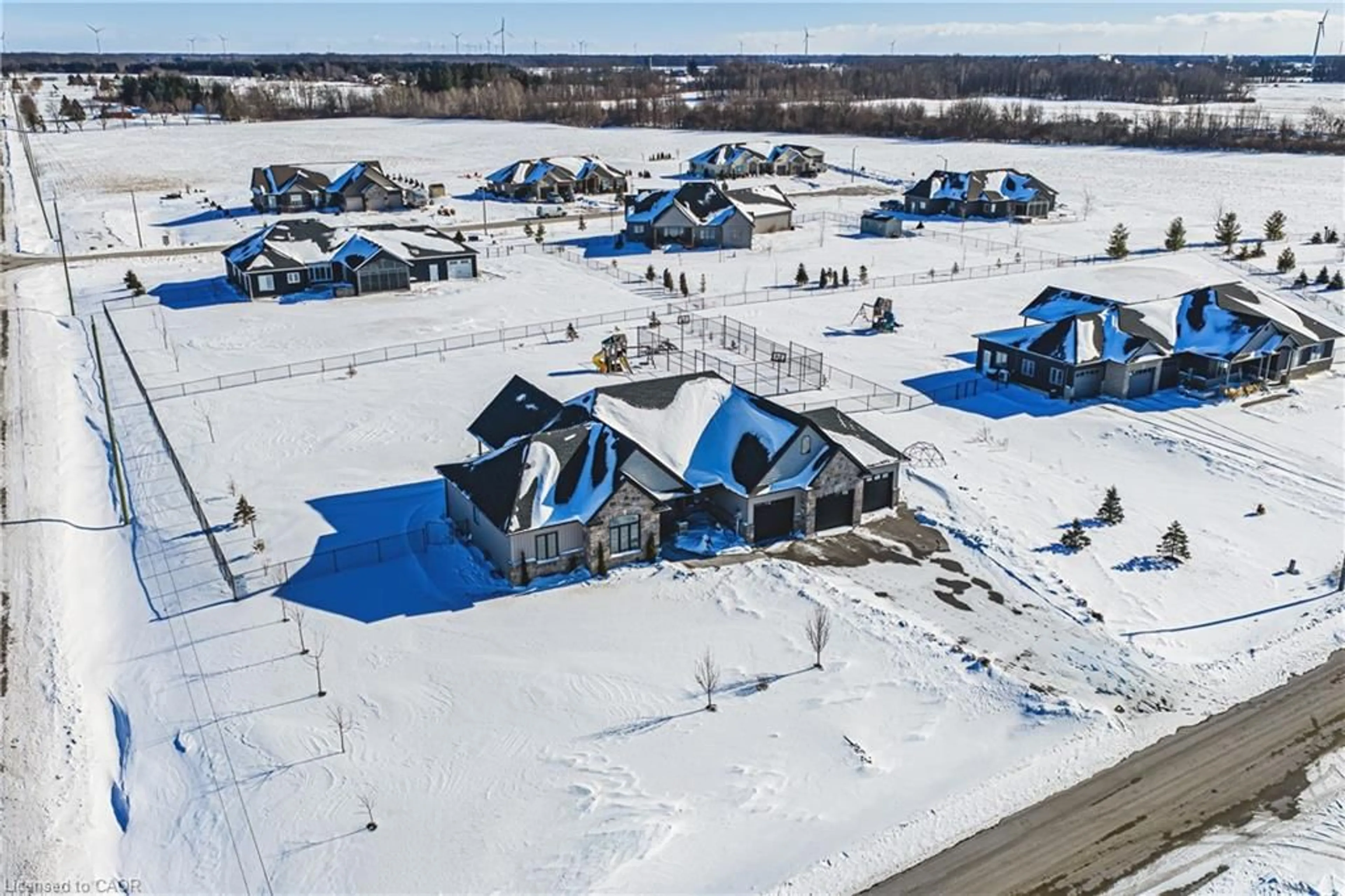 A pic from outside/outdoor area/front of a property/back of a property/a pic from drone, unknown for 1 Phillips Crt, Dunnville Ontario N1A 2W2