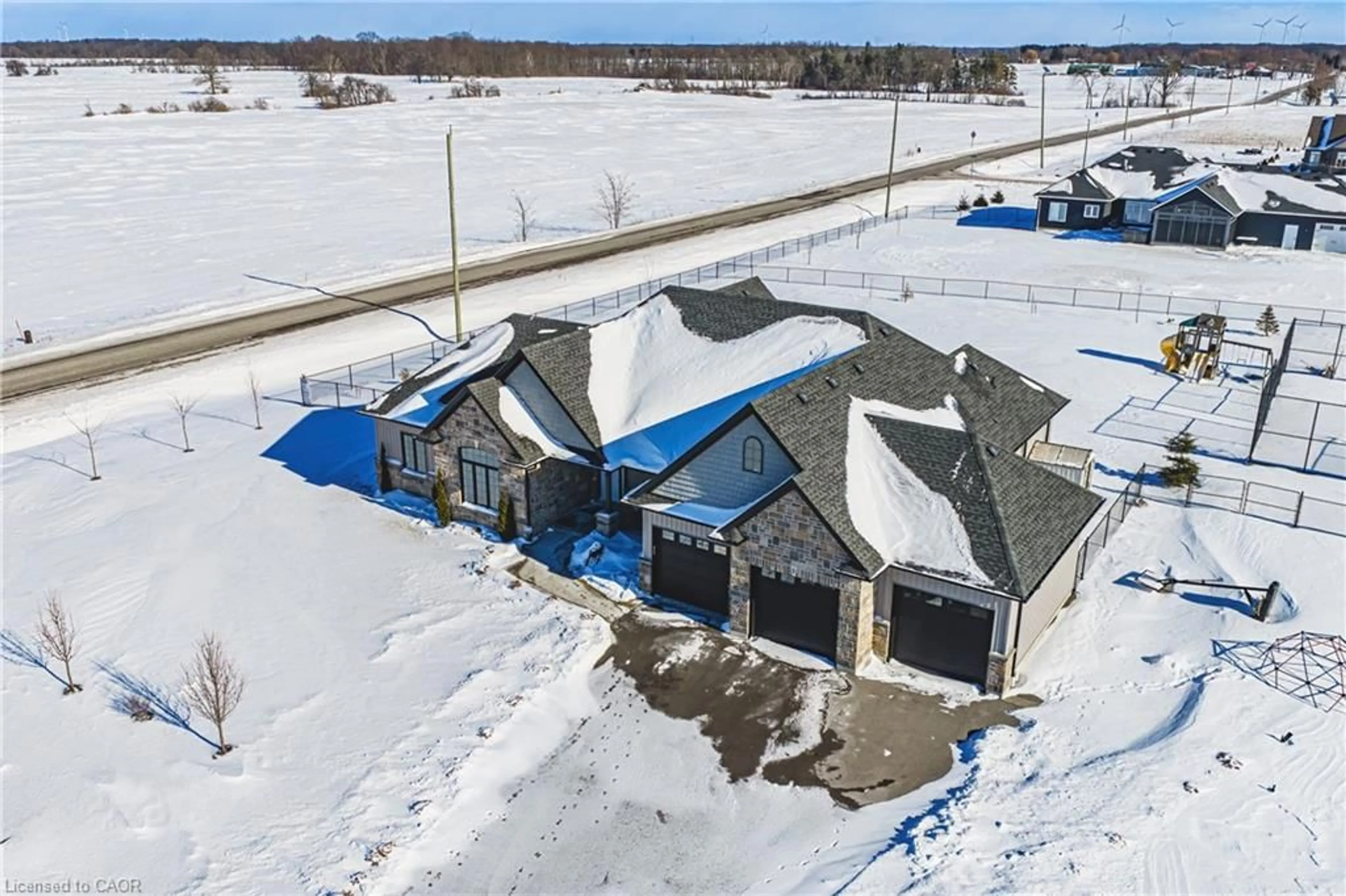 A pic from outside/outdoor area/front of a property/back of a property/a pic from drone, street for 1 Phillips Crt, Dunnville Ontario N1A 2W2