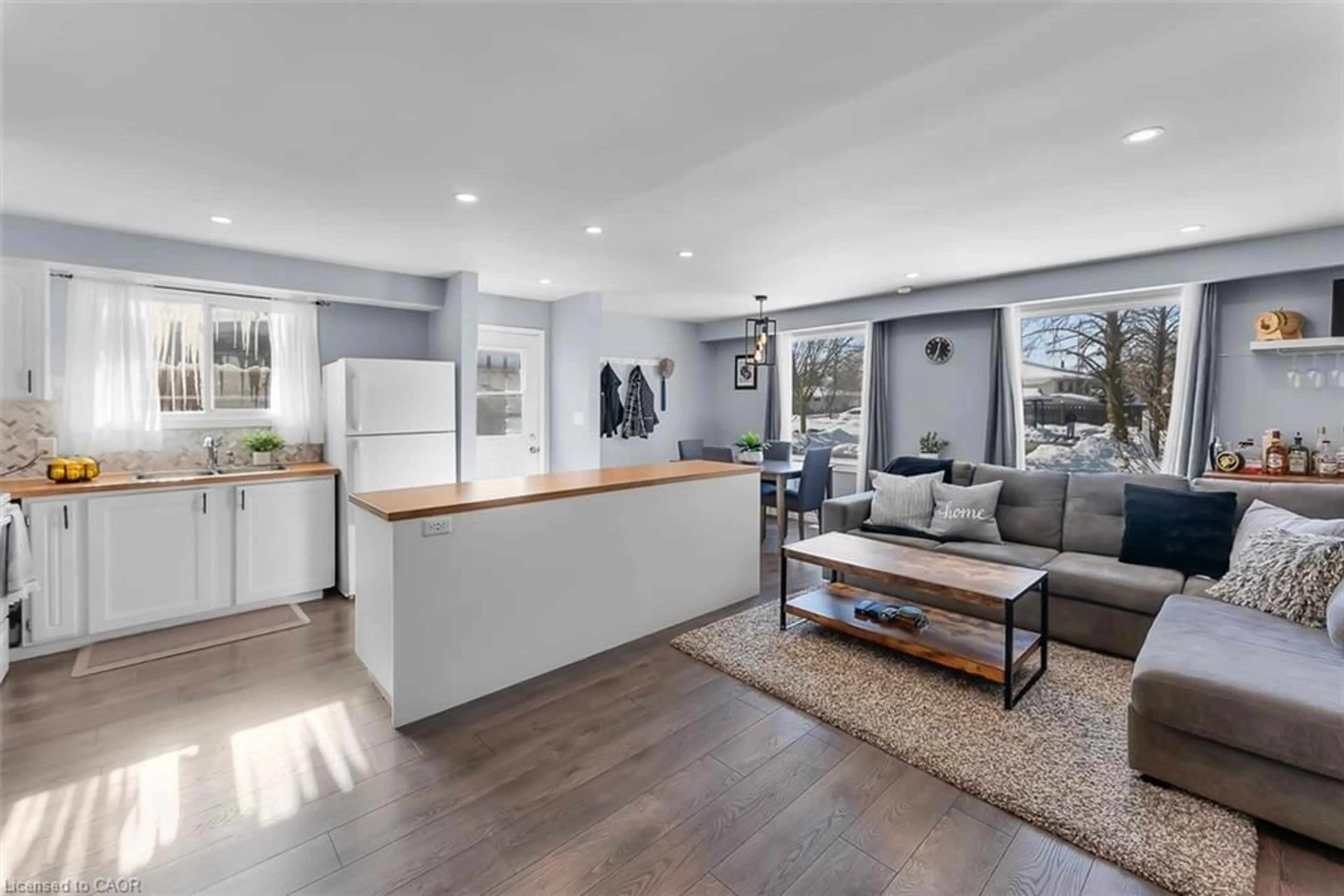 Open concept kitchen, unknown for 82 Tupper Dr, Thorold Ontario L2V 4C8