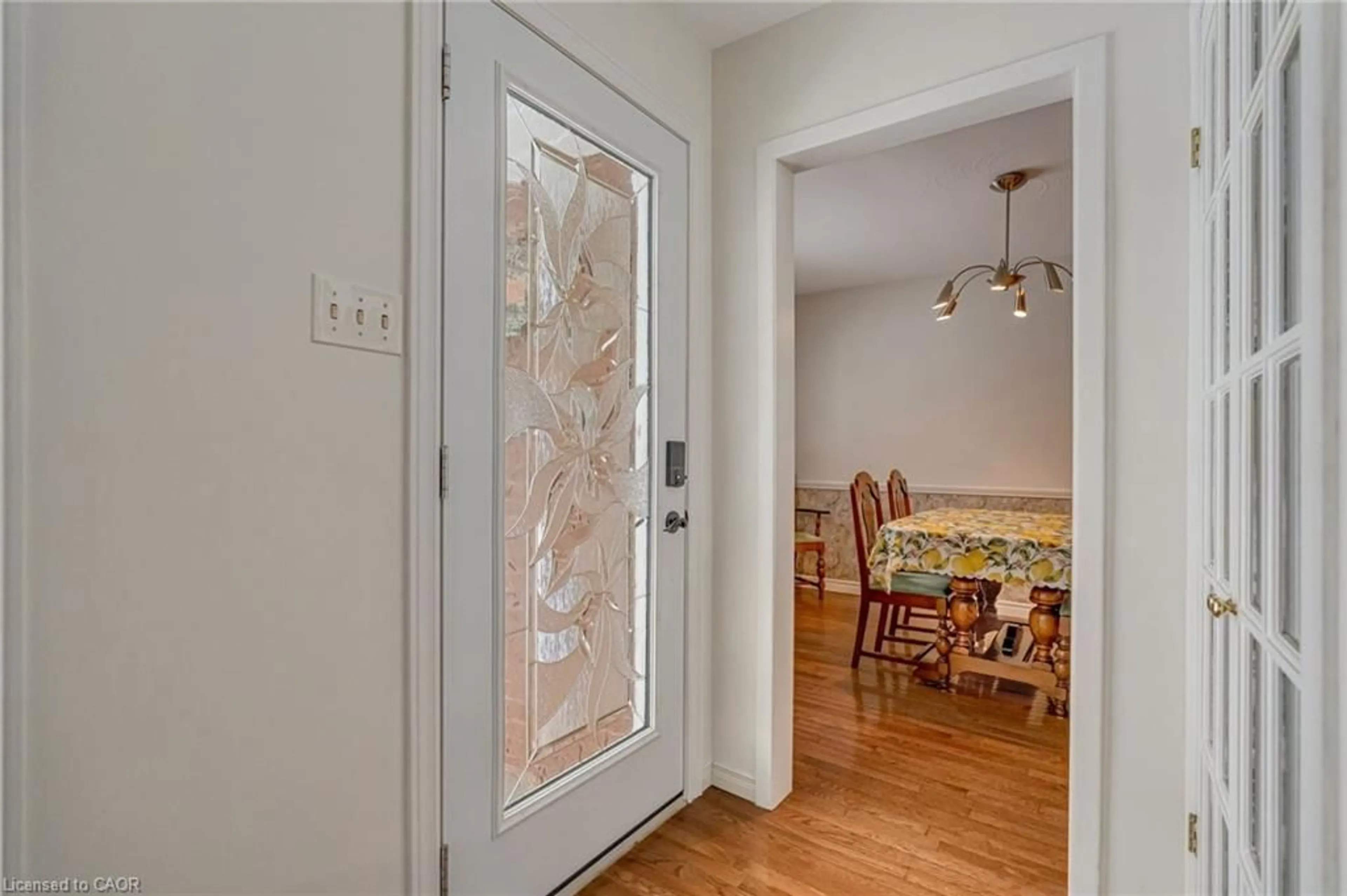 Indoor entryway for 14 Waxwing Way, Brantford Ontario N3R 6G1