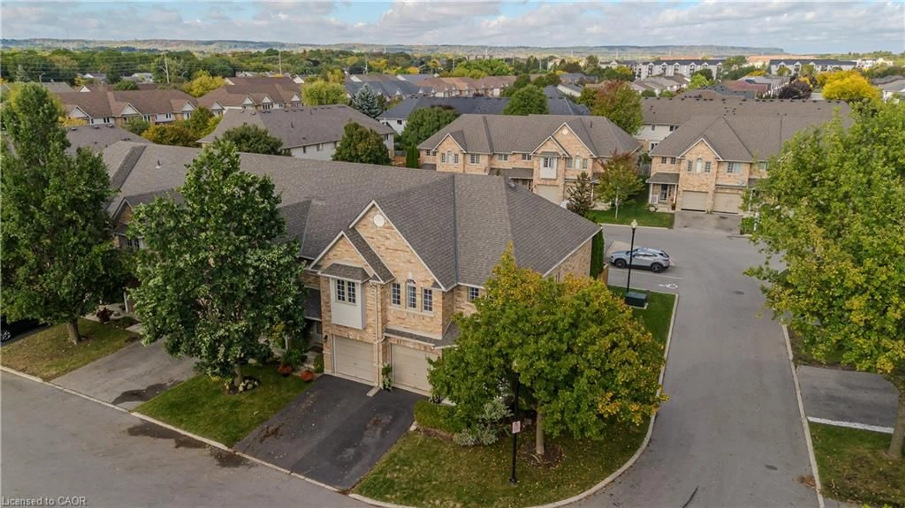 A pic from outside/outdoor area/front of a property/back of a property/a pic from drone, street for 1283 Blanshard Dr #35, Burlington Ontario L7M 4T9