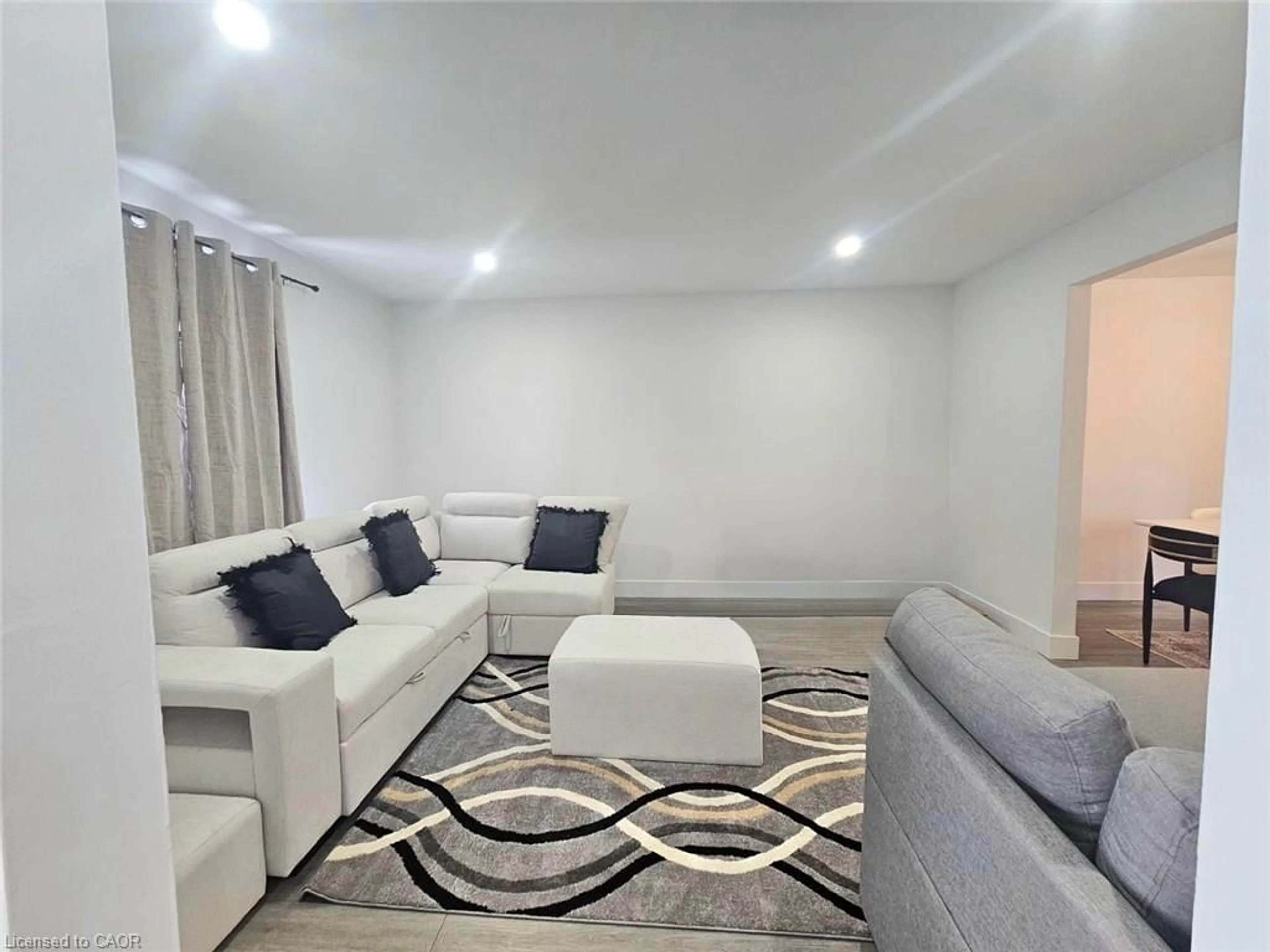 Living room with furniture, unknown for 92 Copperfield Cres, Chatham Ontario N7M 5X6