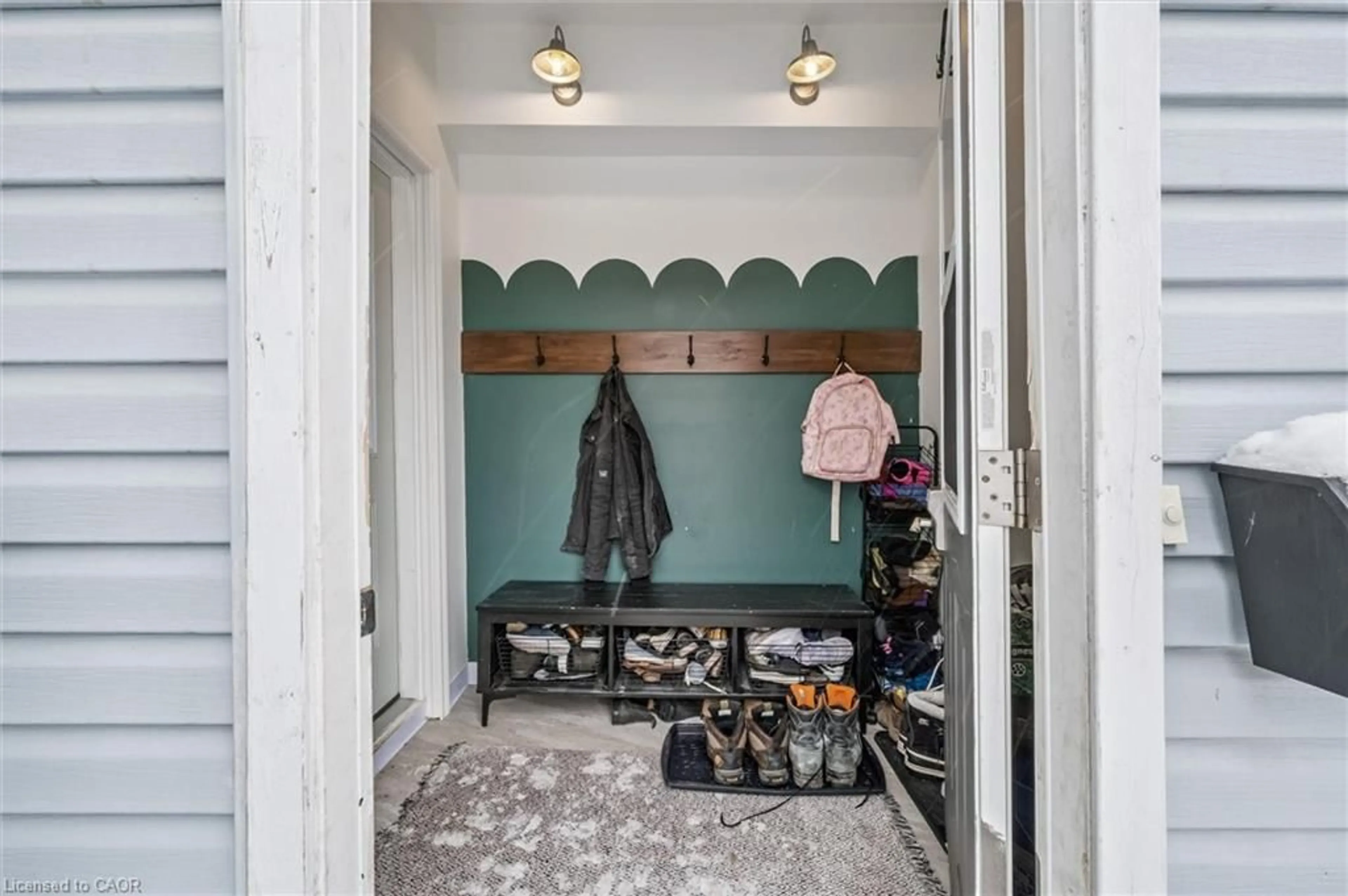 Indoor entryway for 69 Heiman St, Kitchener Ontario N2M 3L8
