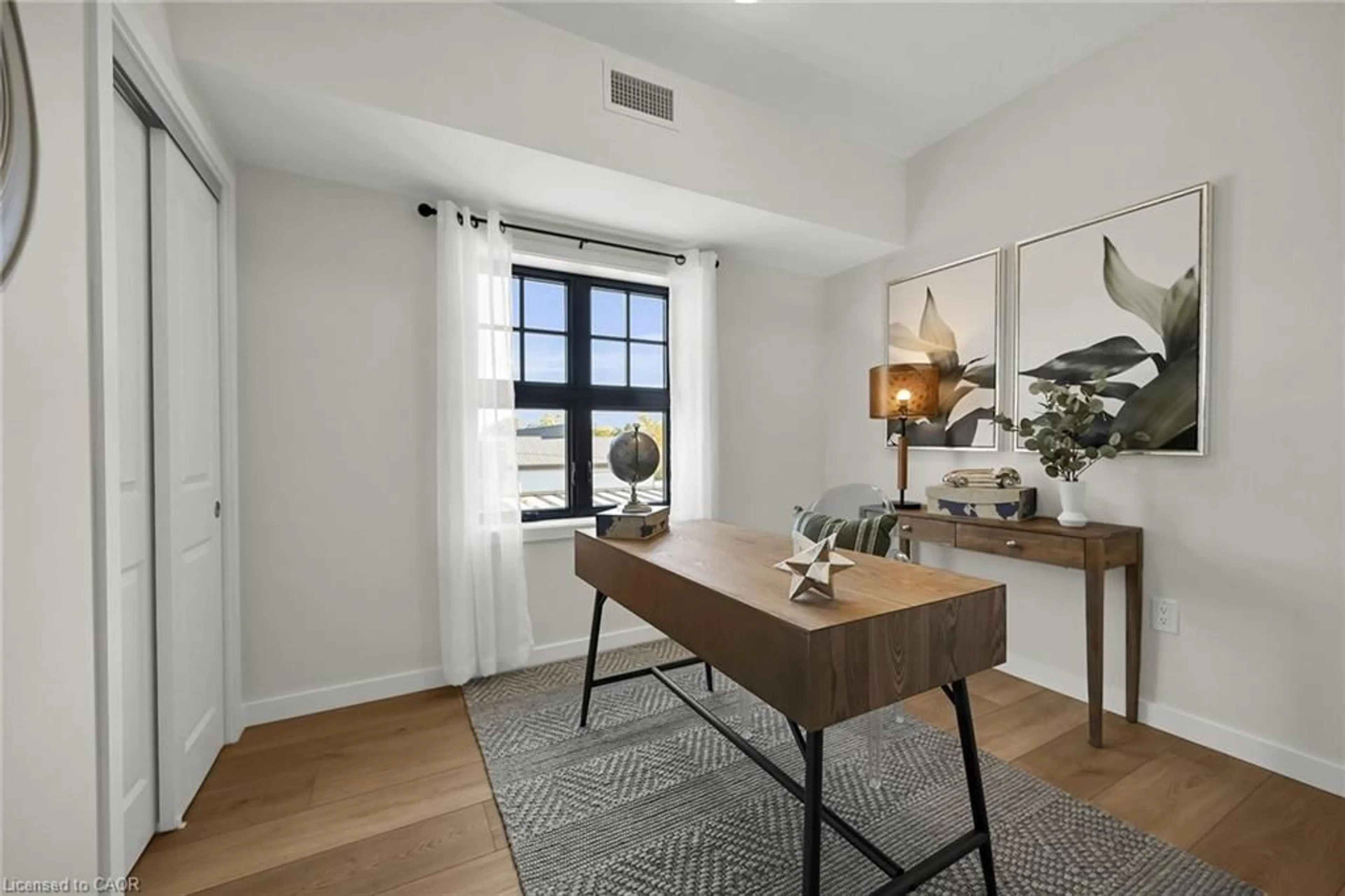 A pic of a room for 15 Talbot St #102, Cayuga Ontario N0A 1E0