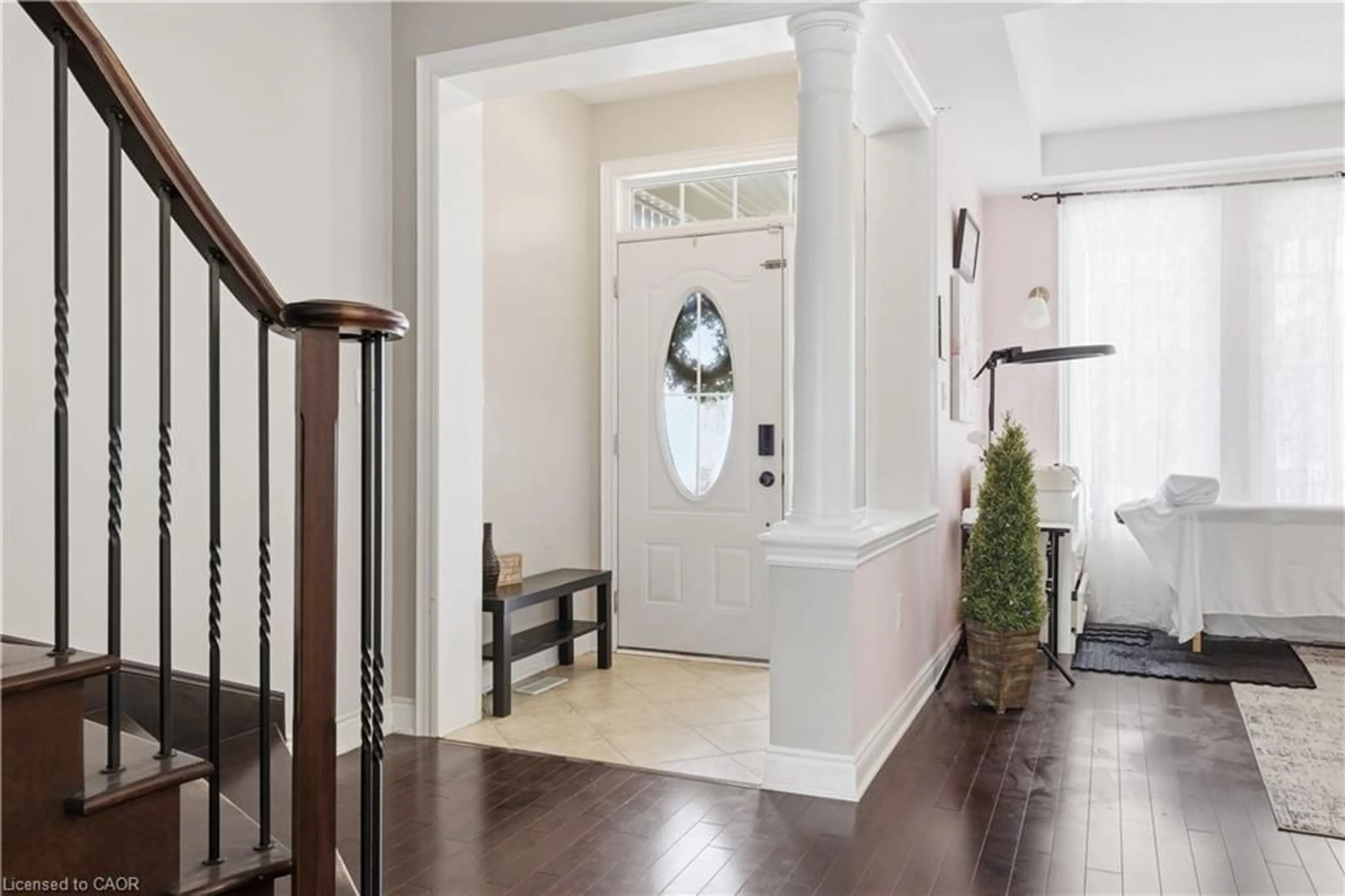 Indoor entryway for 75 Chase Cres, Cambridge Ontario N3C 0C5