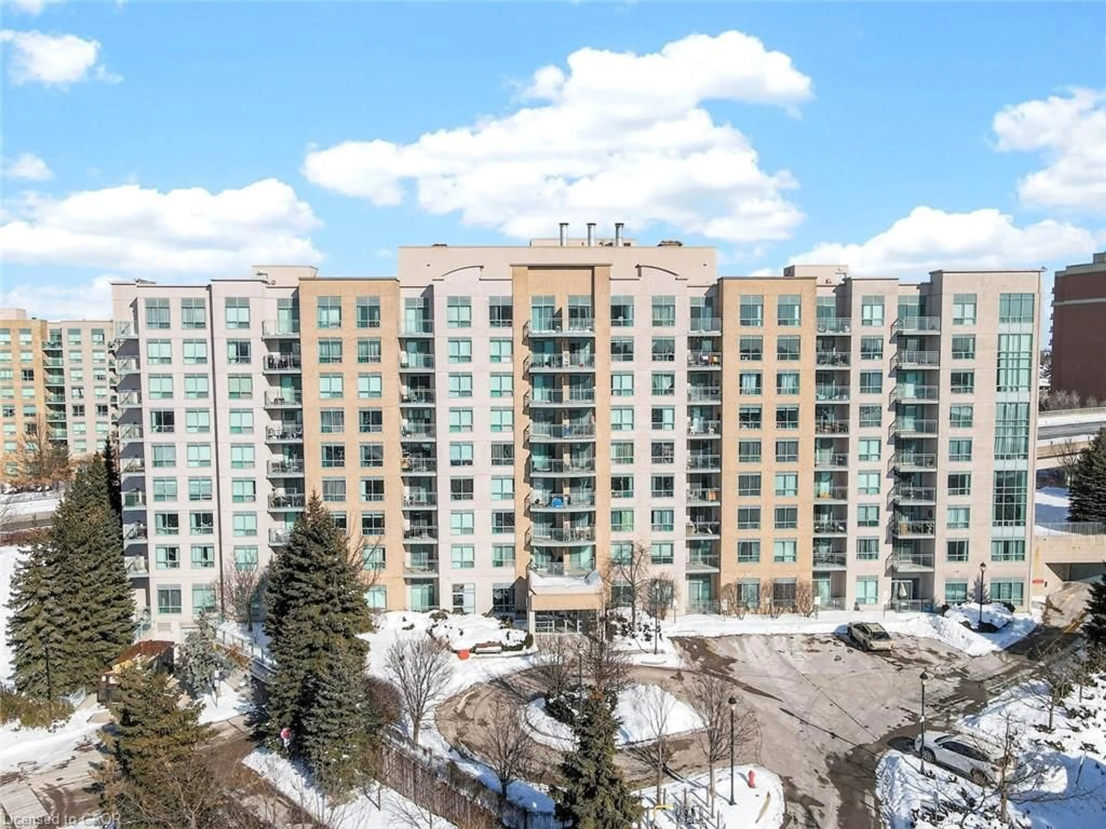 A pic from outside/outdoor area/front of a property/back of a property/a pic from drone, city buildings view from balcony for 51 Baffin Crt #501, Richmond Hill Ontario L4B 4P6