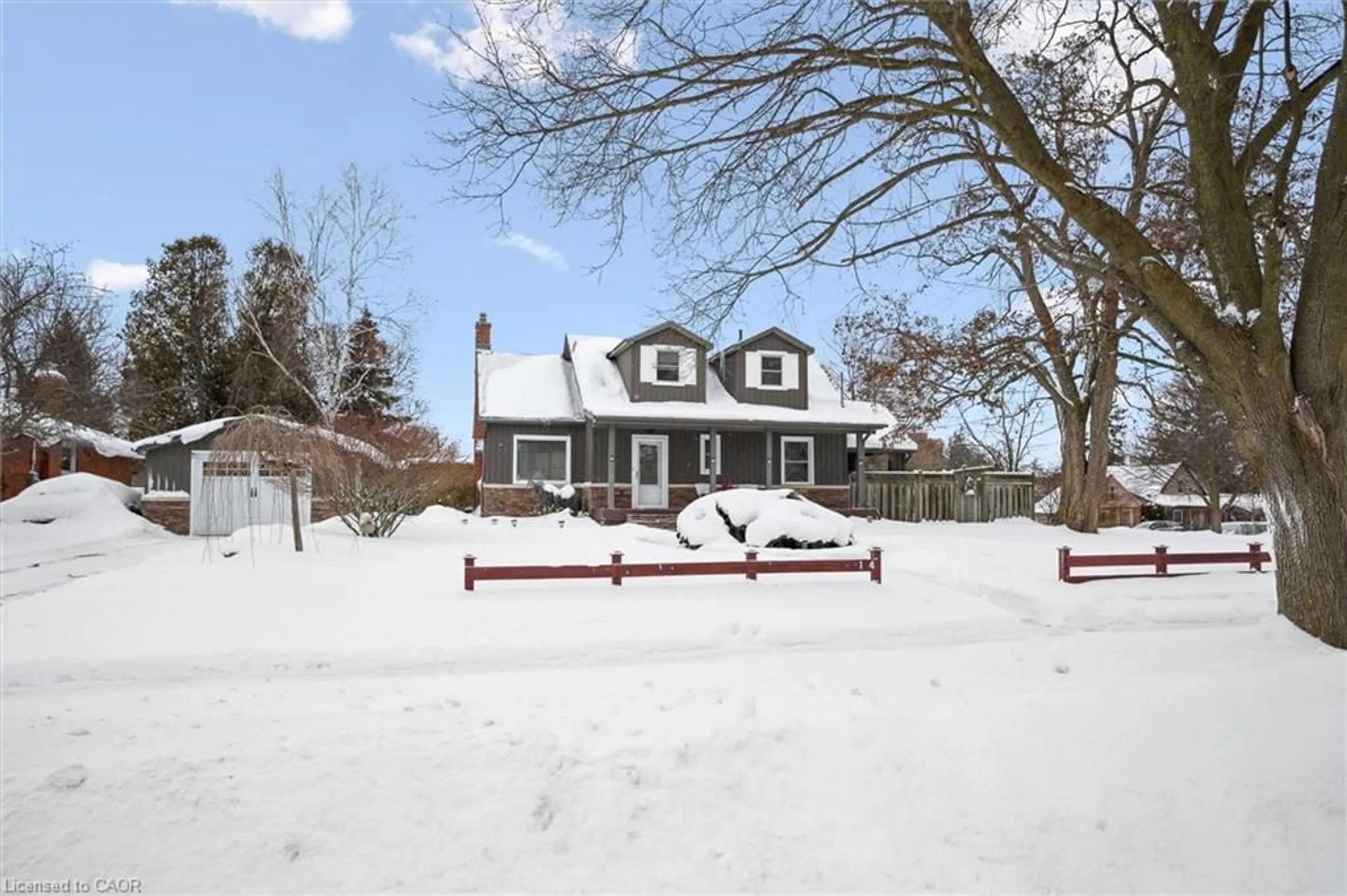 A pic from outside/outdoor area/front of a property/back of a property/a pic from drone, street for 164 Jackson Ave, Kitchener Ontario N2H 3P4