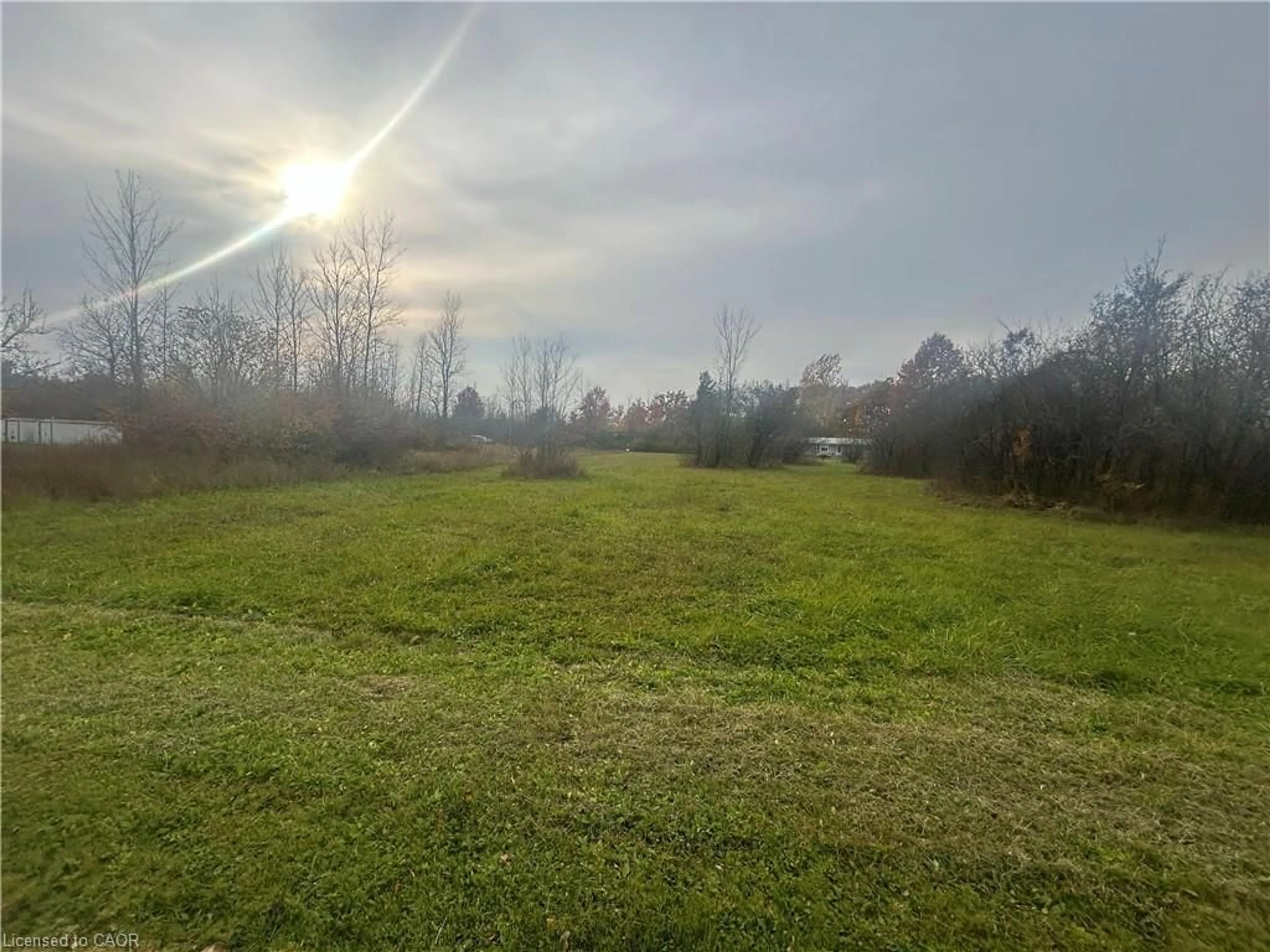 A pic from outside/outdoor area/front of a property/back of a property/a pic from drone, forest/trees view for 00 Richmond Avenue Ave, Fort Erie Ontario L2A 5M4