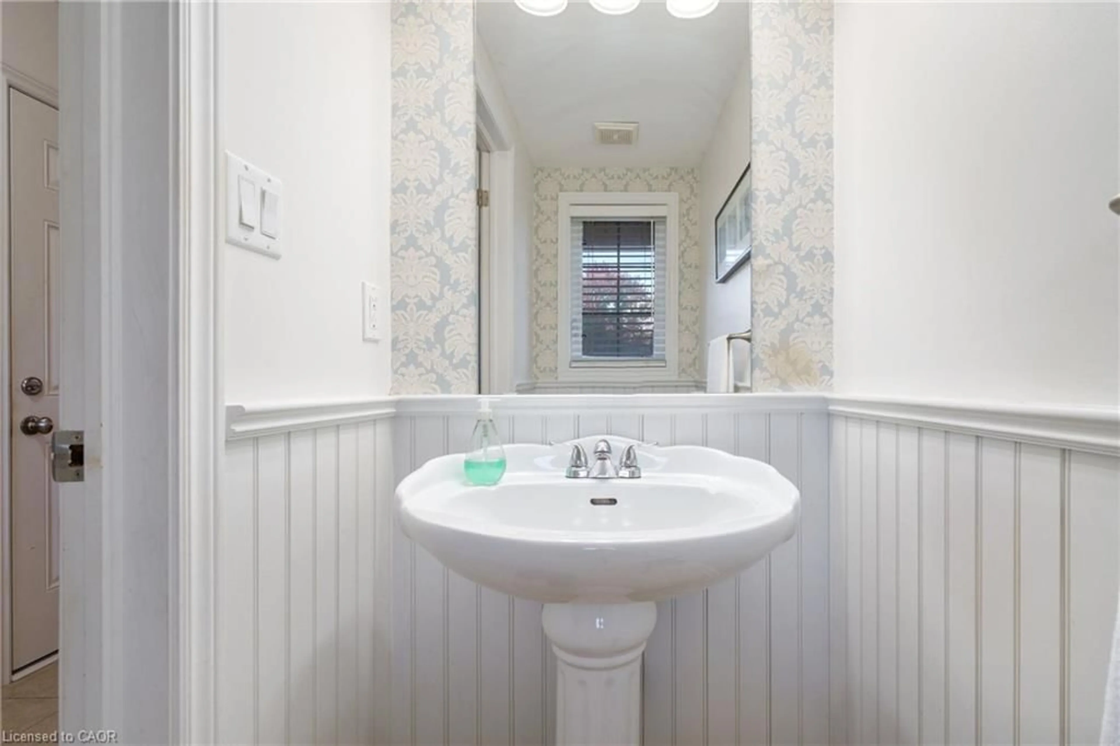 Standard bathroom, ceramic/tile floor for 222 Fall Fair Way #35, Binbrook Ontario L0R 1C0