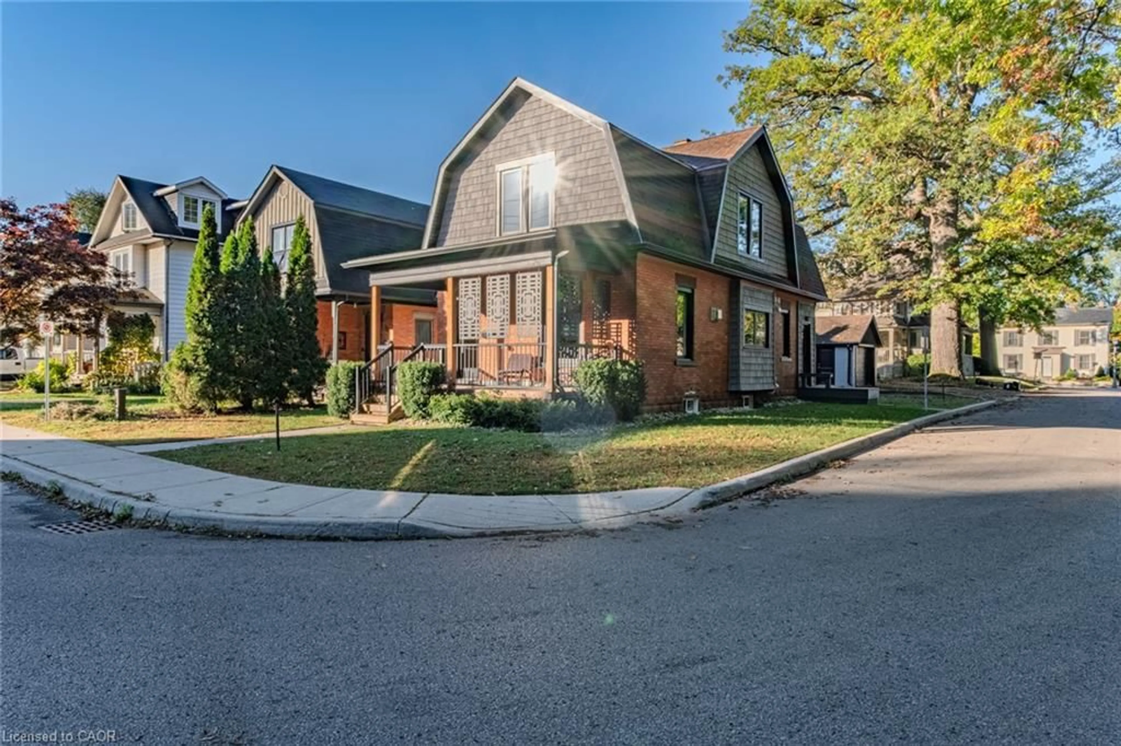 Home with brick exterior material, street for 74 Lynnwood Ave, Simcoe Ontario N3Y 2V6