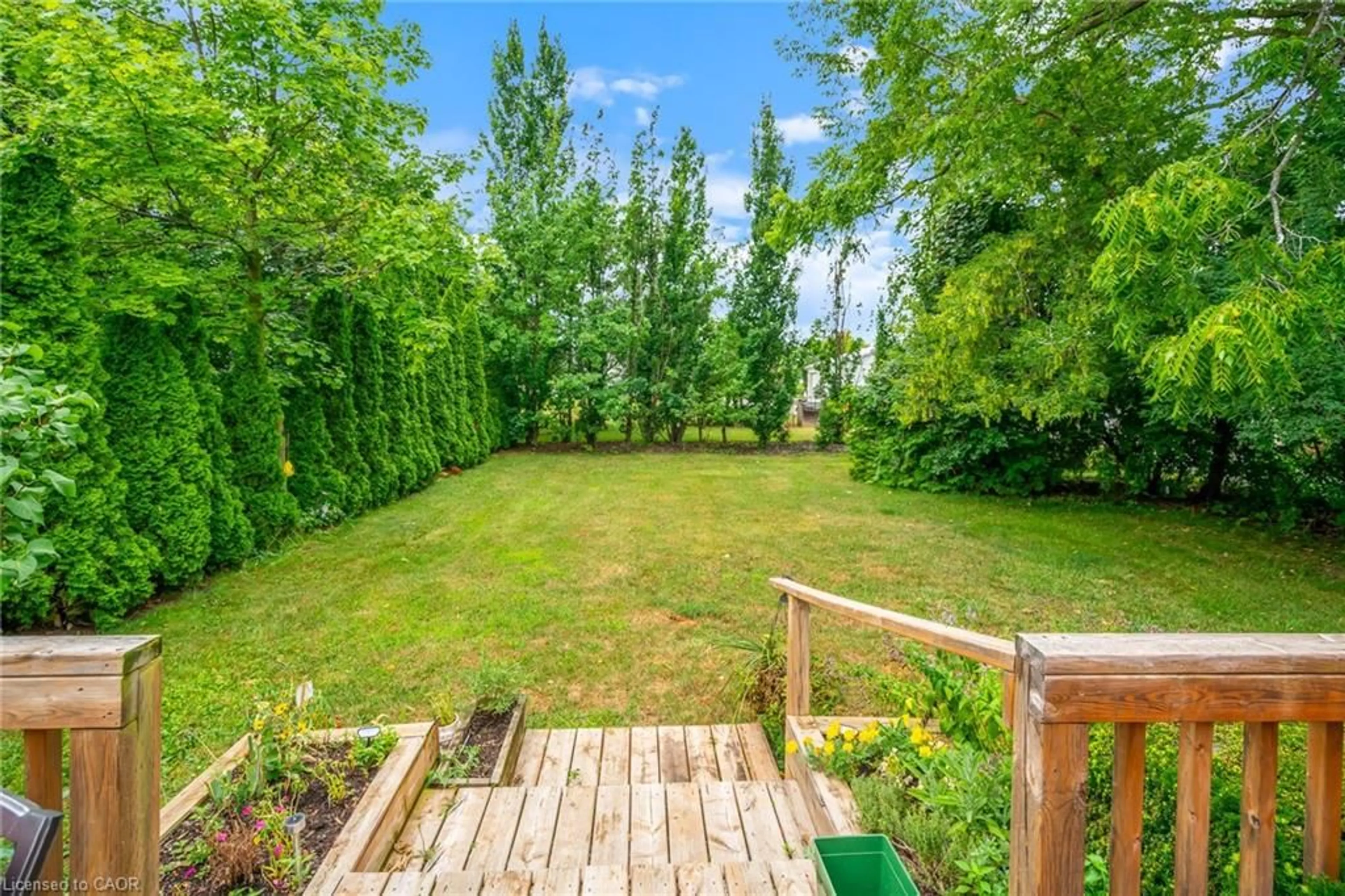 Patio, forest/trees view for 15756 Niagara Pky, Niagara-on-the-Lake Ontario L0S 1J0