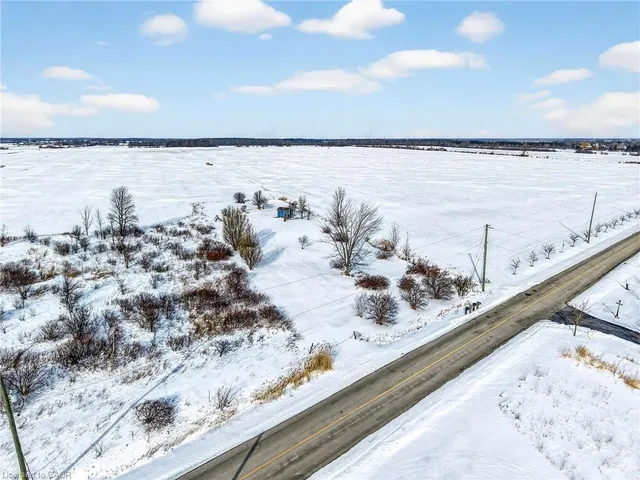 360 Lighthouse Dr, Dunnville 3