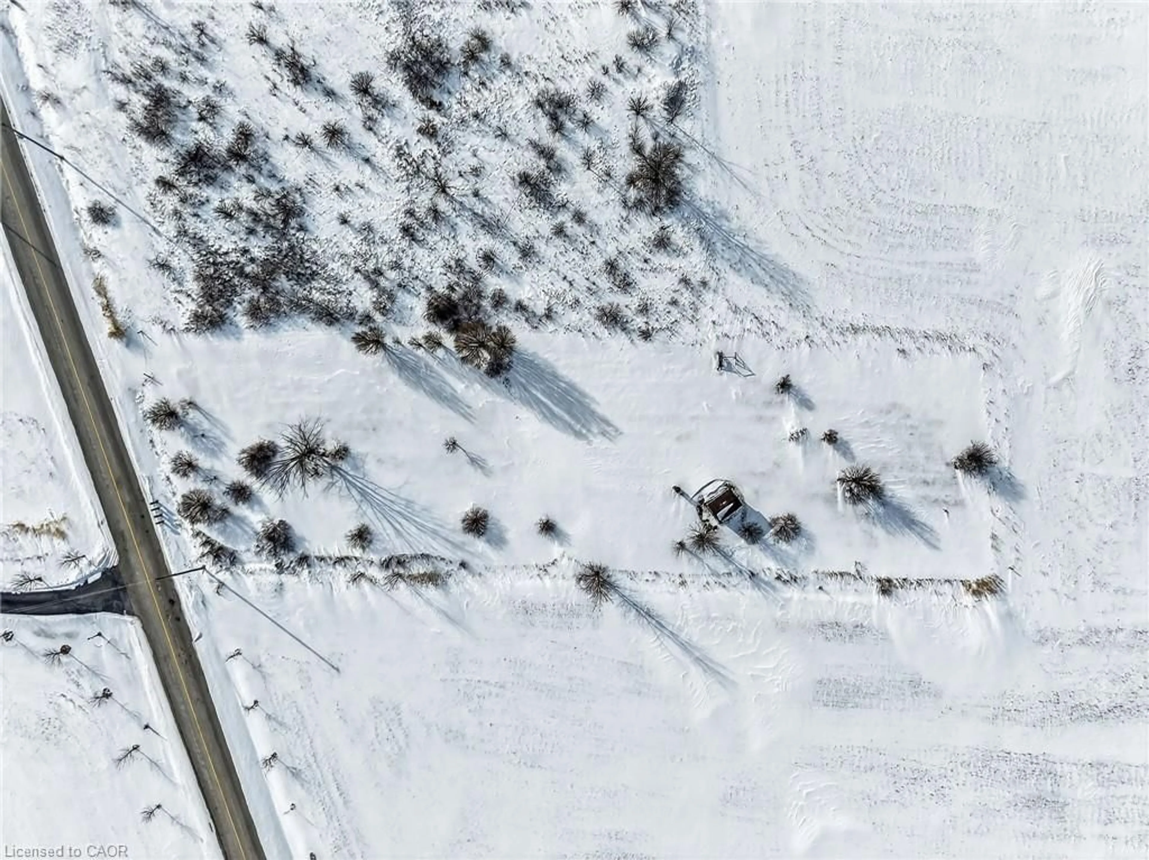 A pic from outside/outdoor area/front of a property/back of a property/a pic from drone, street for 360 Lighthouse Dr, Dunnville Ontario N1A 2W6