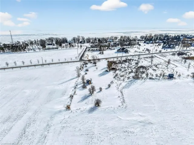 360 Lighthouse Dr, Dunnville 5