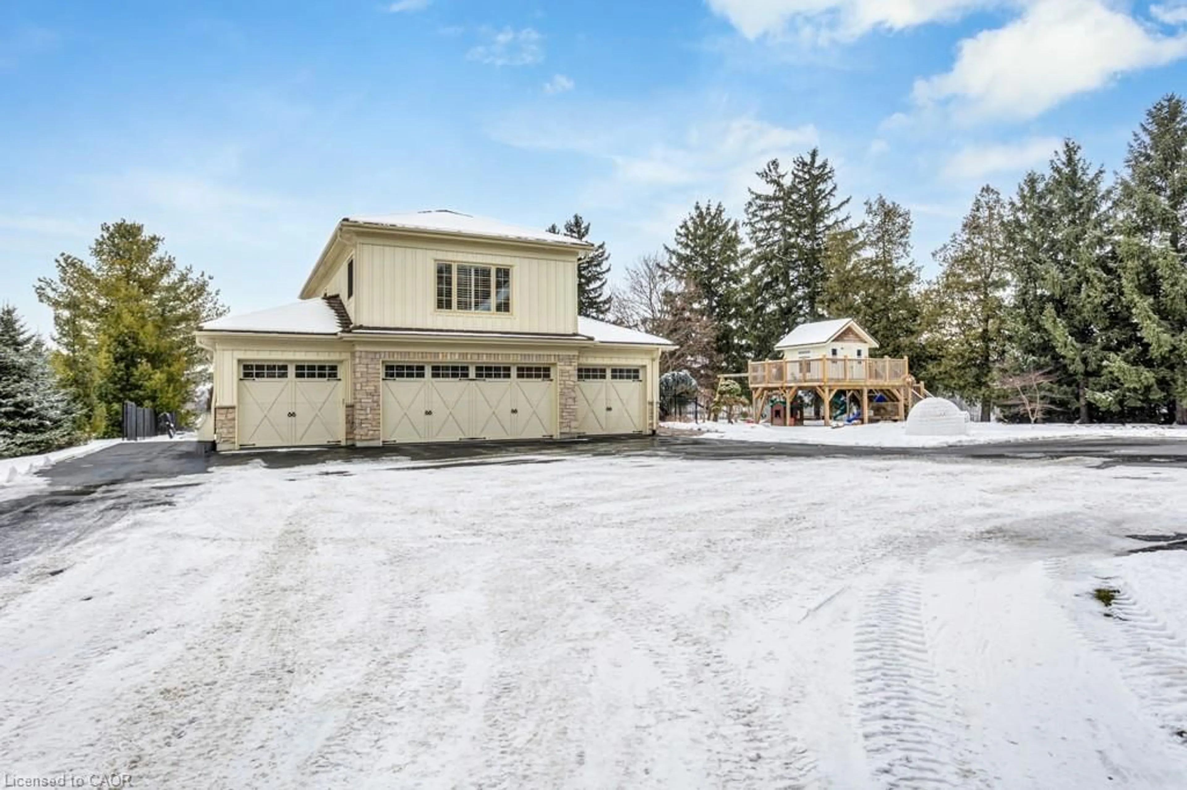 Indoor garage for 825946 Township Road 8, Innerkip Ontario N0J 1M0