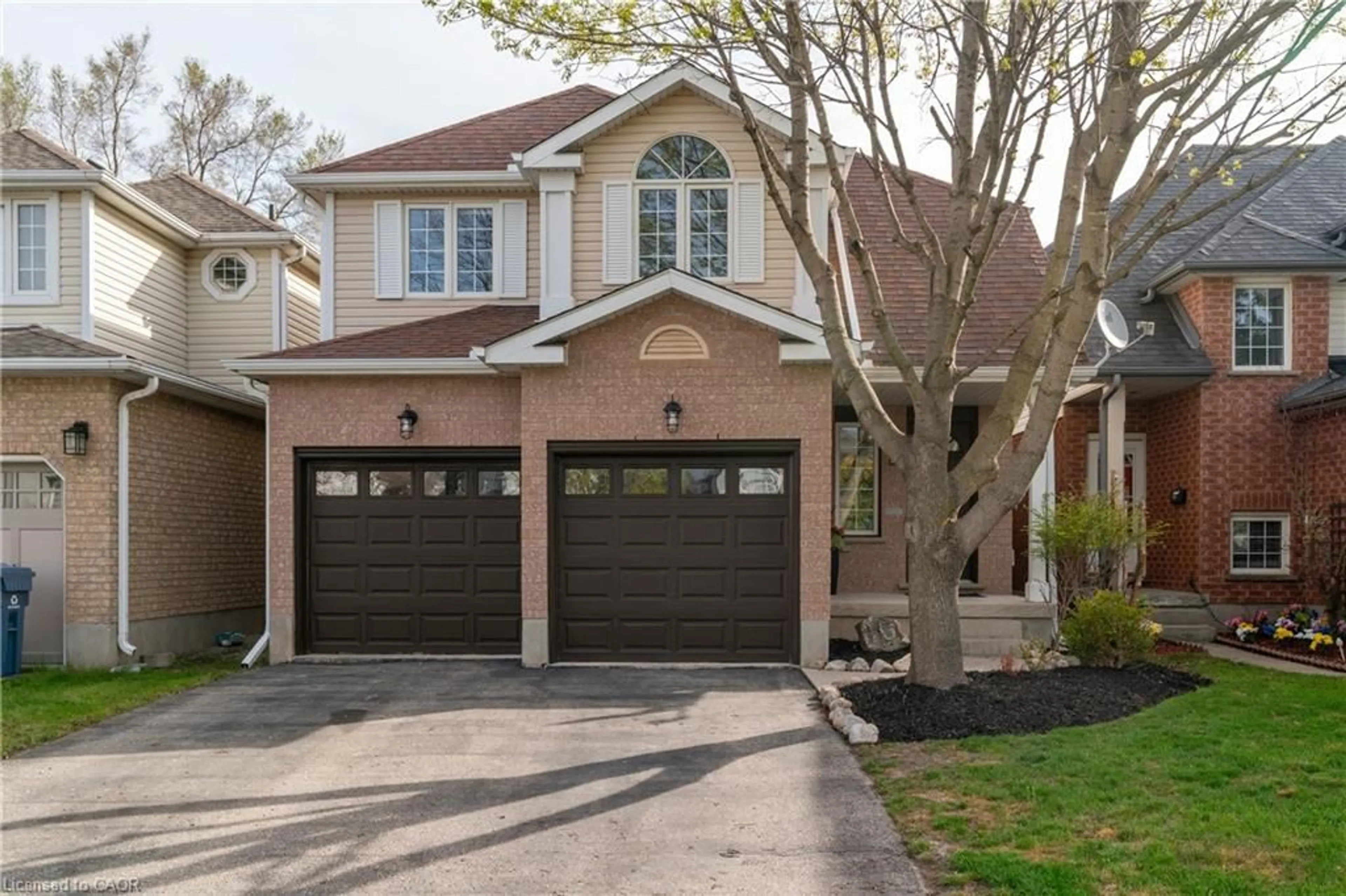 Home with brick exterior material, street for 9 Gaw Cres, Guelph Ontario N1L 1H8