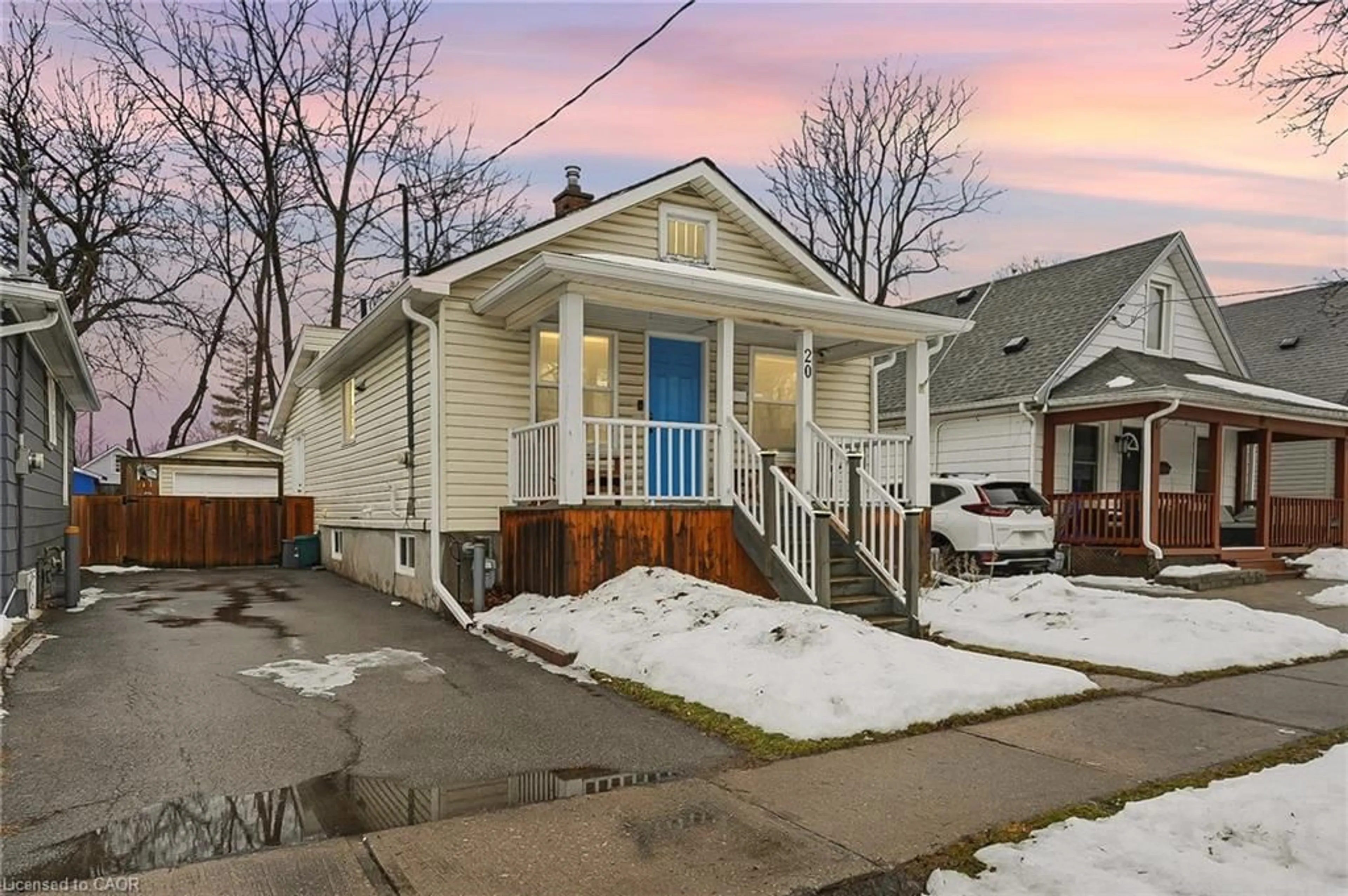 Unknown for 20 Trapnell St, St. Catharines Ontario L2R 1A9