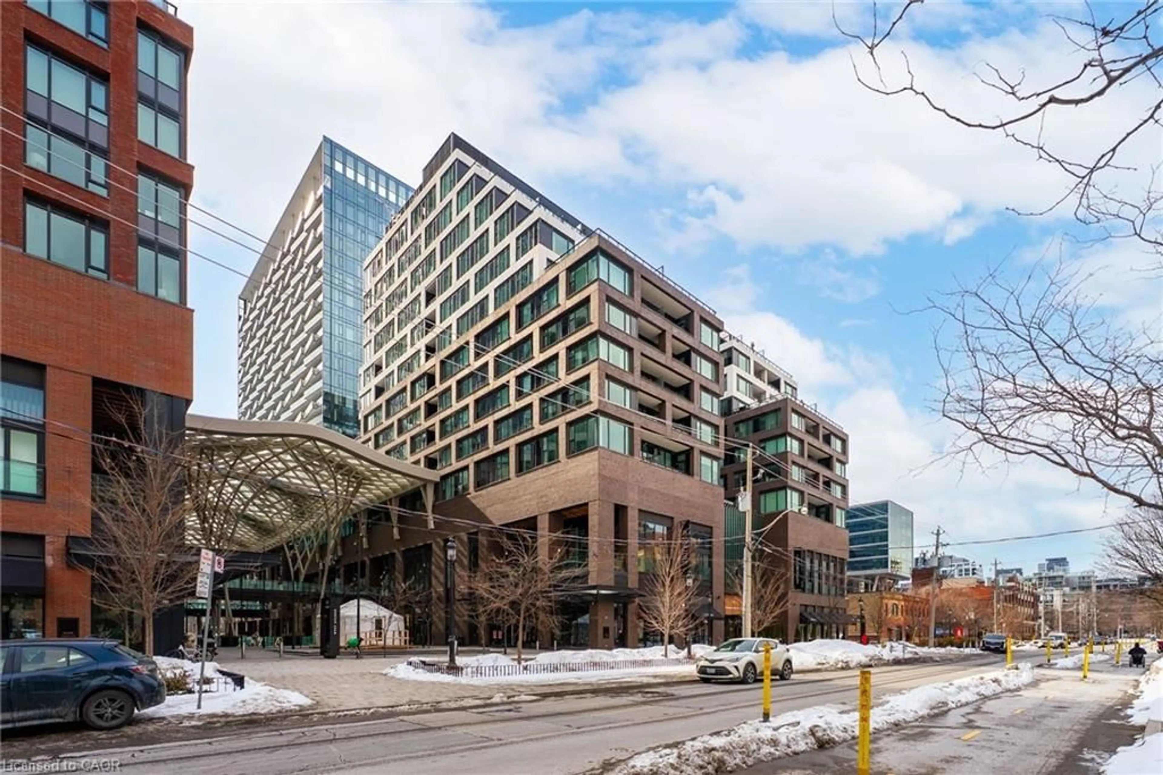 Patio, building for 455 Wellington St, Toronto Ontario M5J 2R2