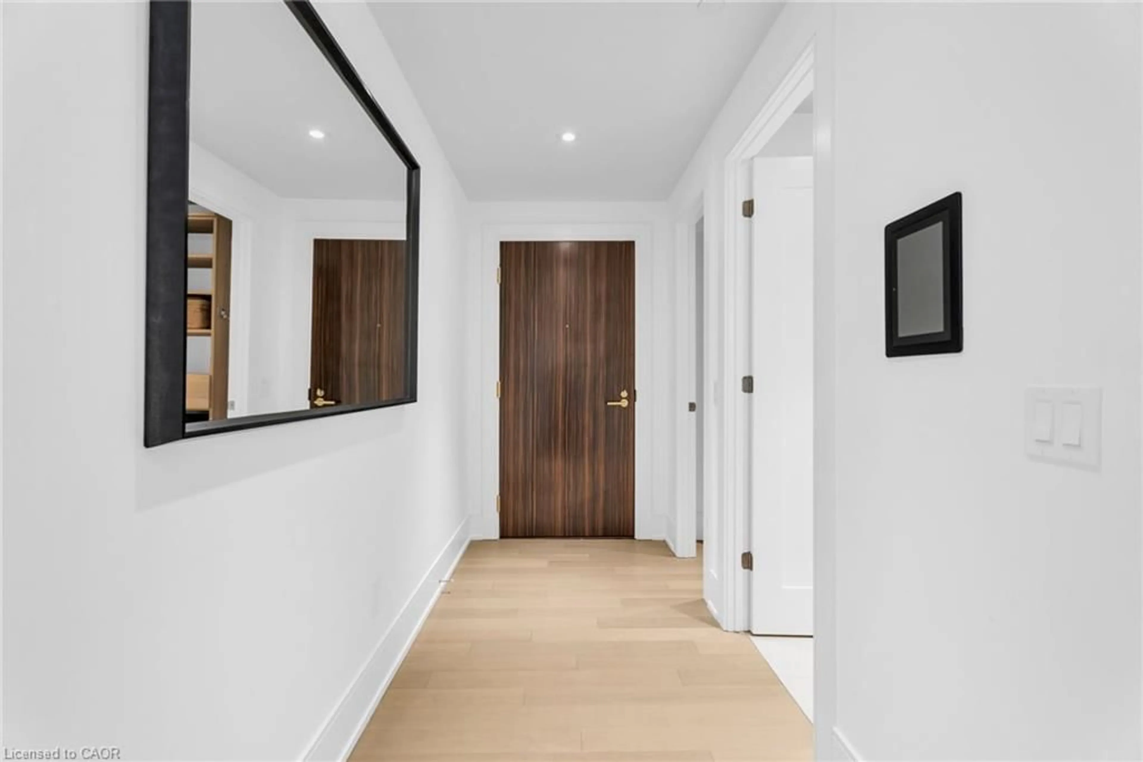 Indoor entryway for 455 Wellington St, Toronto Ontario M5J 2R2