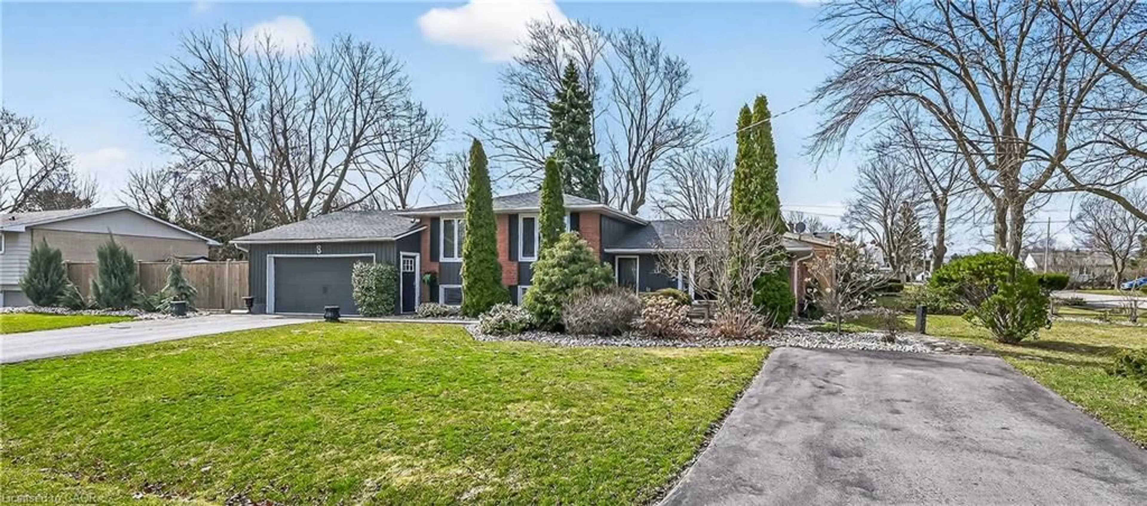 Home with brick exterior material, street for 8 Bendamere Dr, Grimsby Ontario L3M 2N3