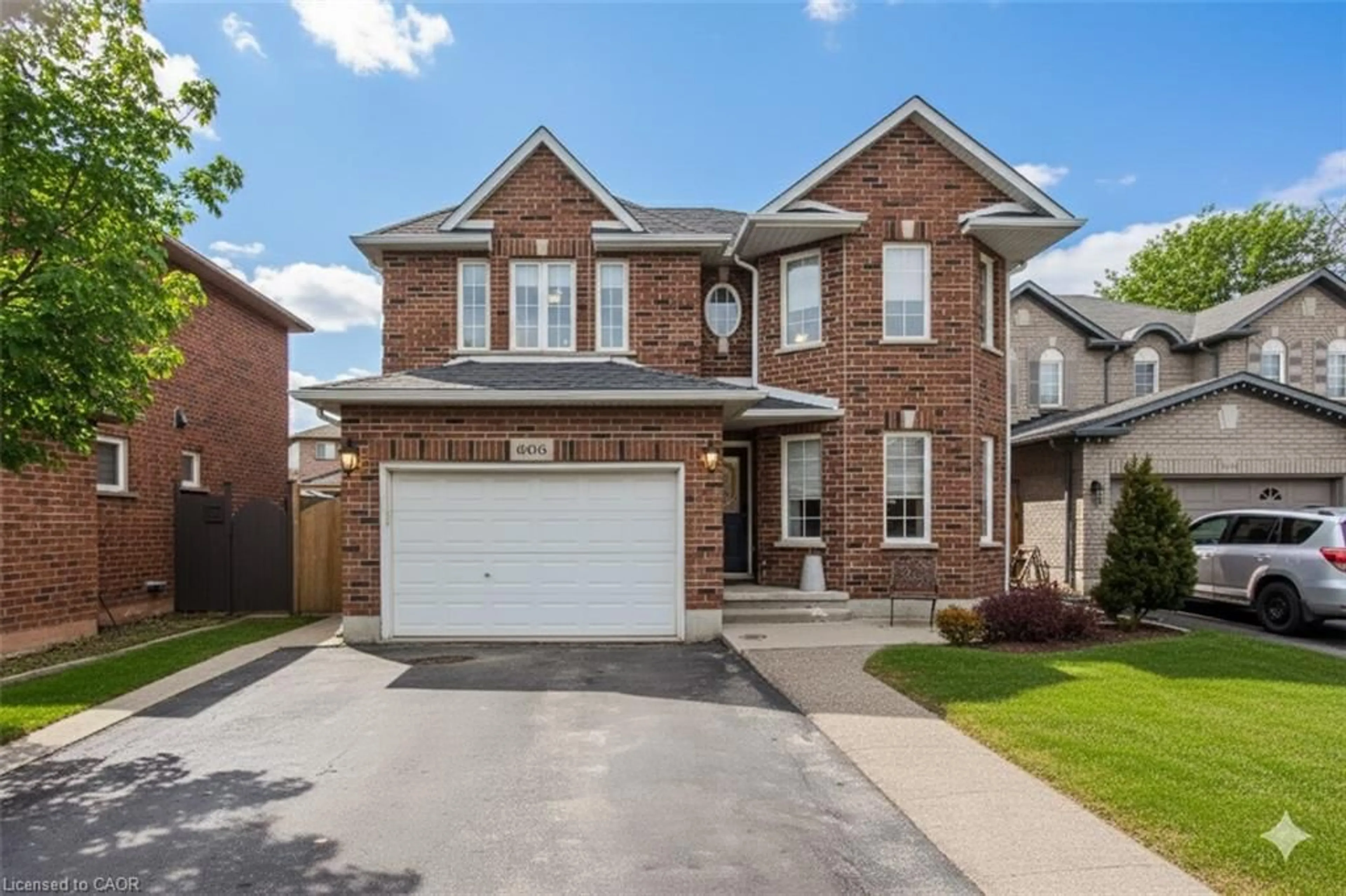 Home with brick exterior material, street for 606 Williamson Crt, Burlington Ontario L7S 2K6