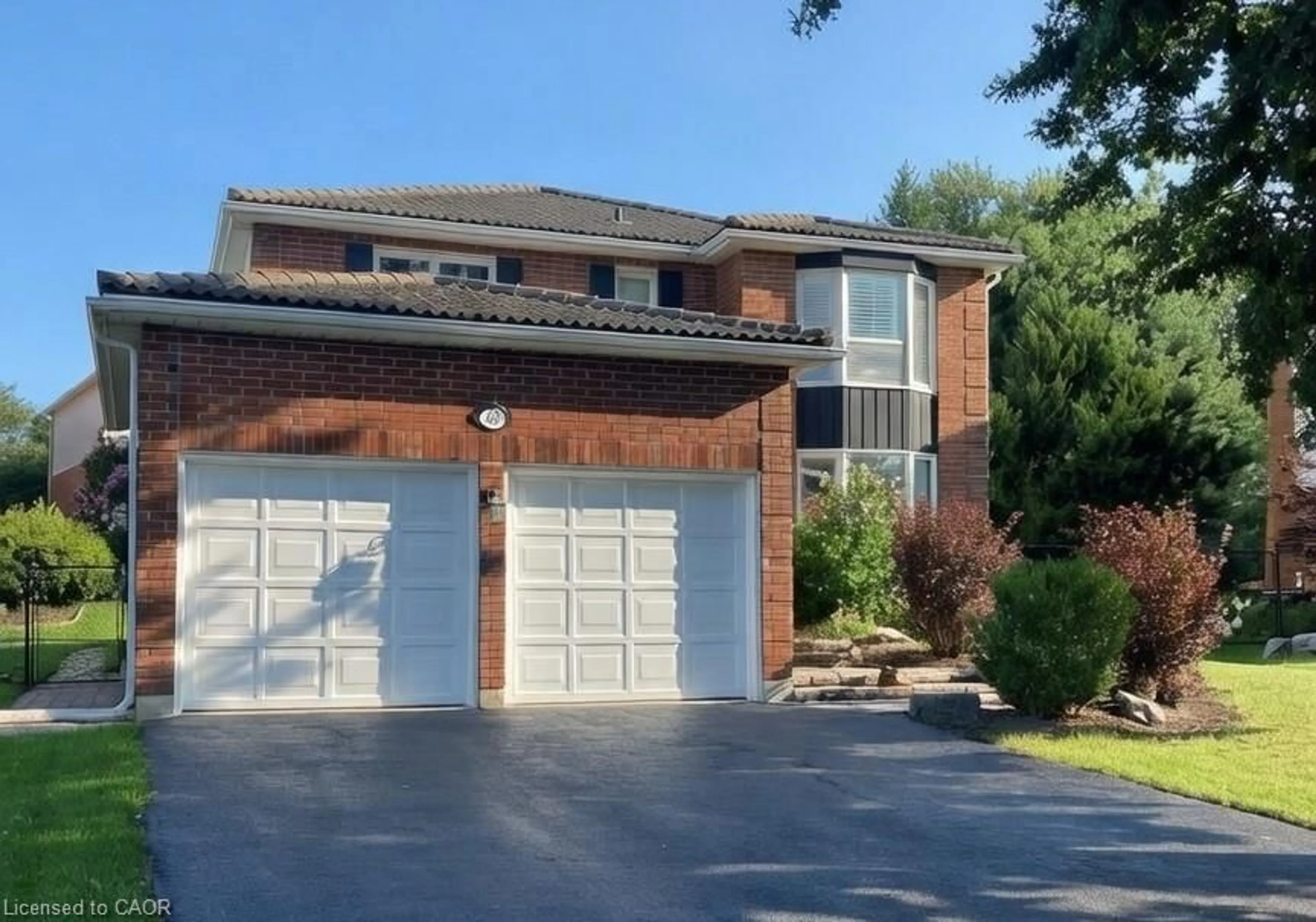 Home with brick exterior material, street for 456 Oakfield Crt, Waterloo Ontario N2T 1X5
