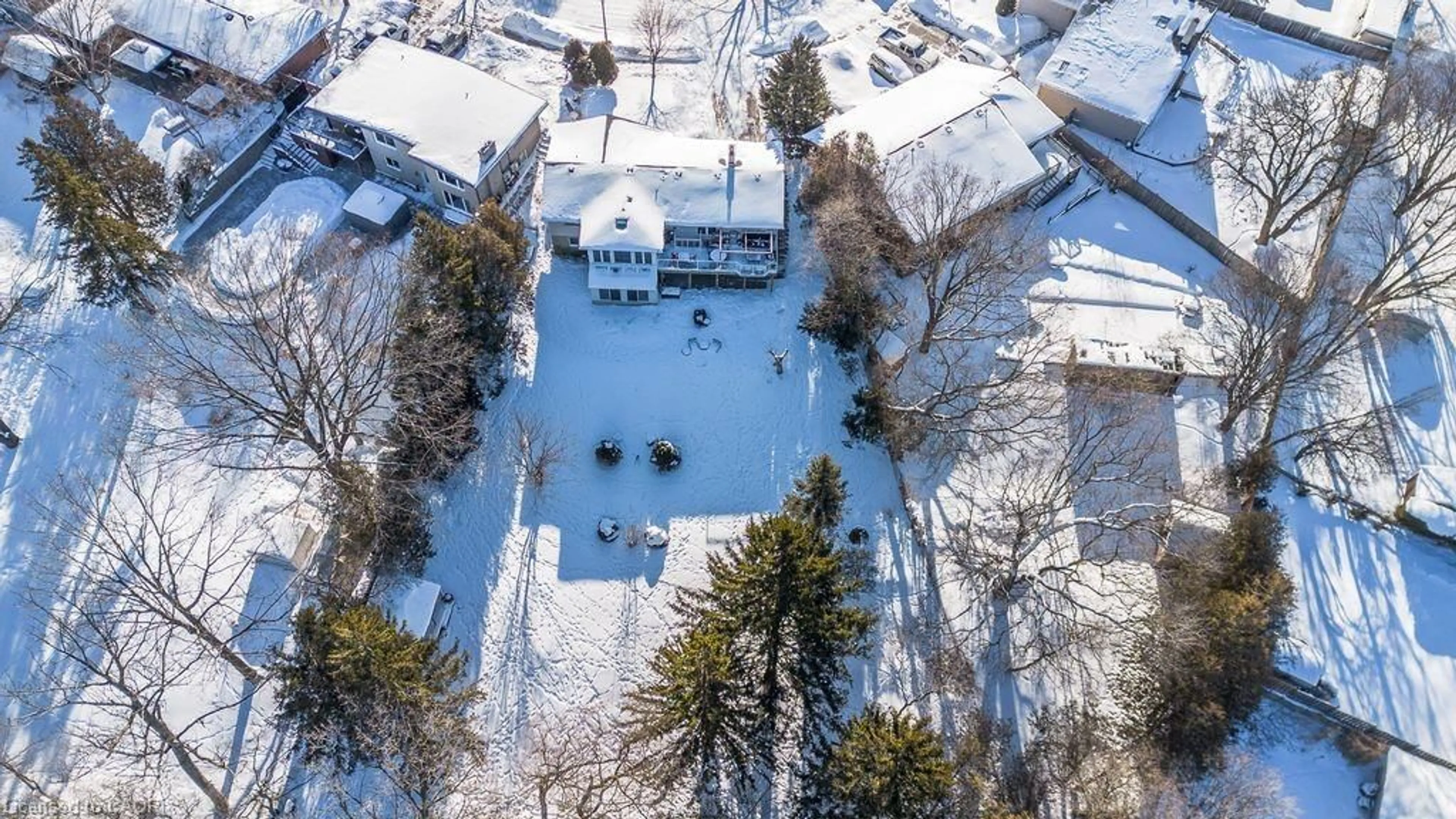 A pic from outside/outdoor area/front of a property/back of a property/a pic from drone, unknown for 1318 Thorman Dr, Cambridge Ontario N3H 1A2