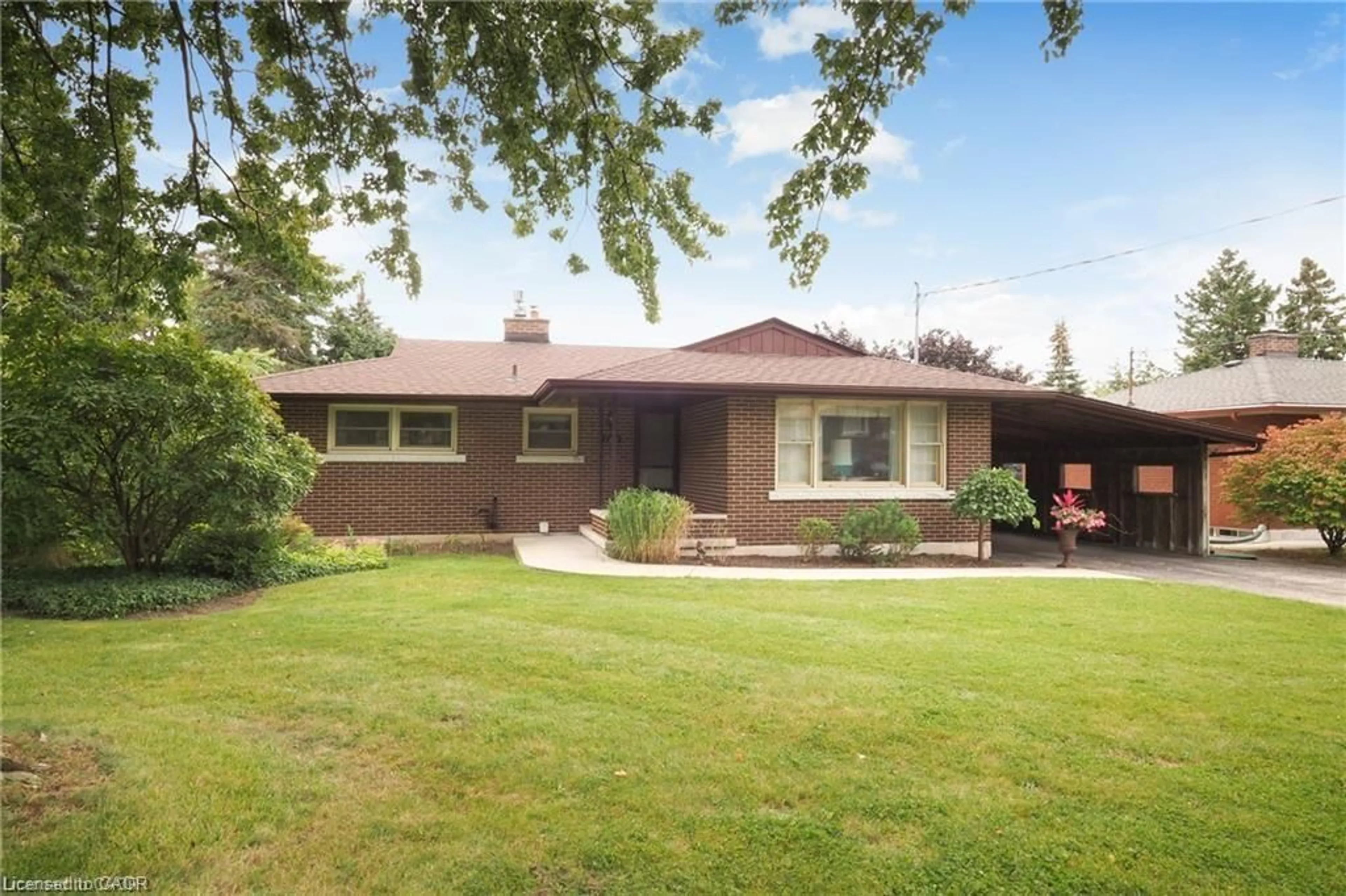 Home with brick exterior material, street for 189 Gatewood Rd, Kitchener Ontario N2M 4E3