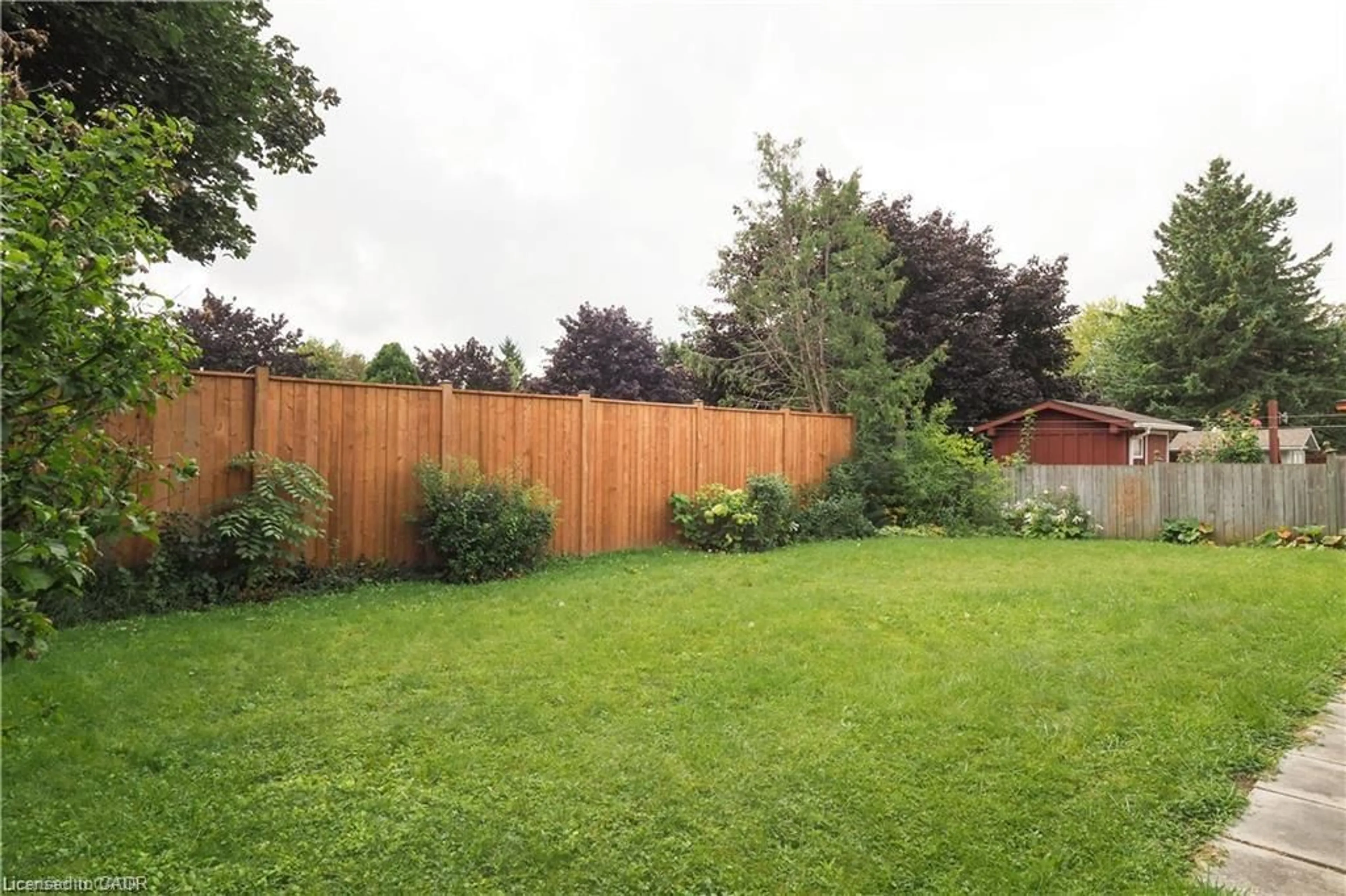 Patio, unknown for 189 Gatewood Rd, Kitchener Ontario N2M 4E3