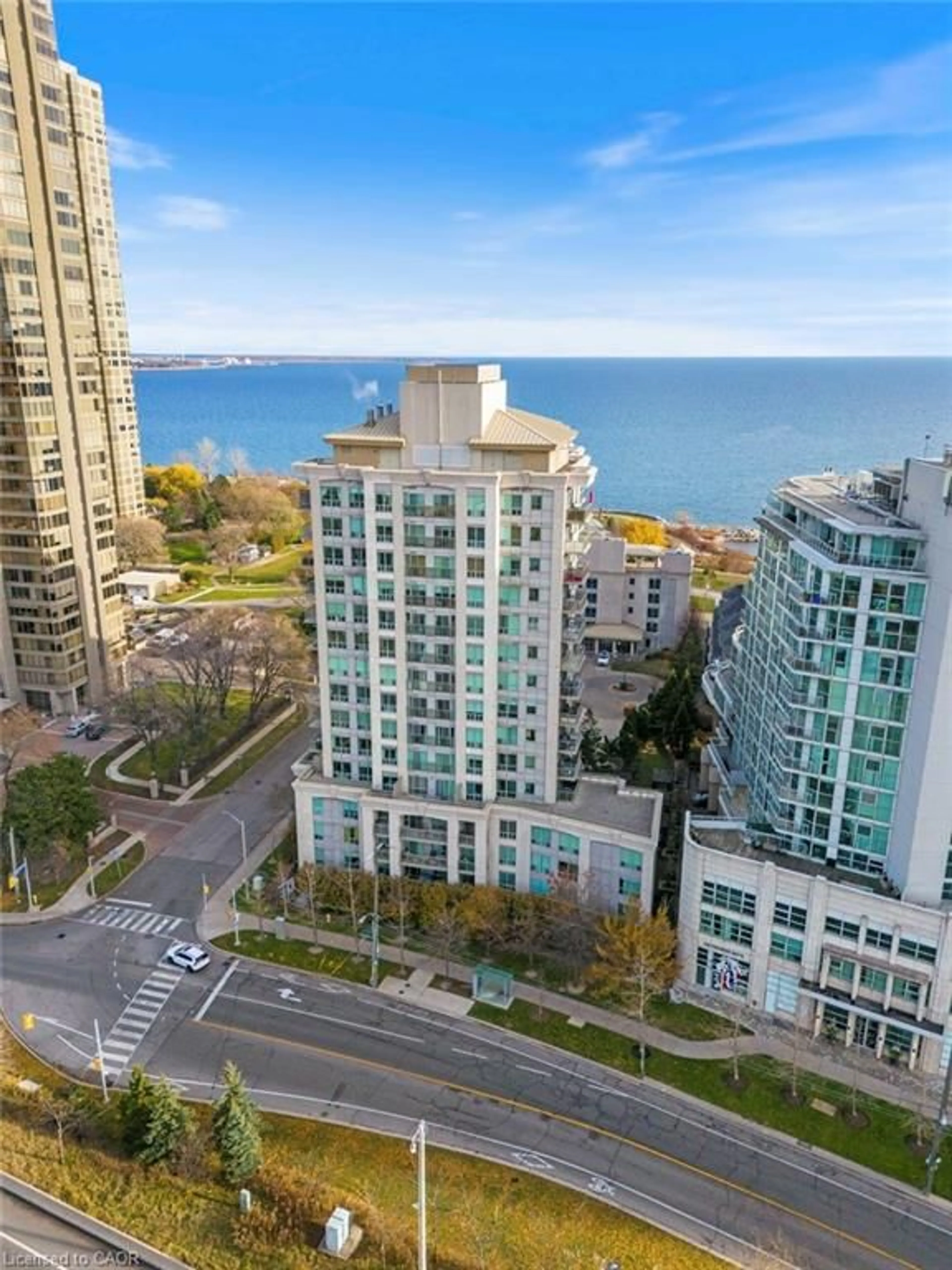 A pic from outside/outdoor area/front of a property/back of a property/a pic from drone, city buildings view from balcony for 88 Palace Pier Crt #902, Toronto Ontario M8V 3W9