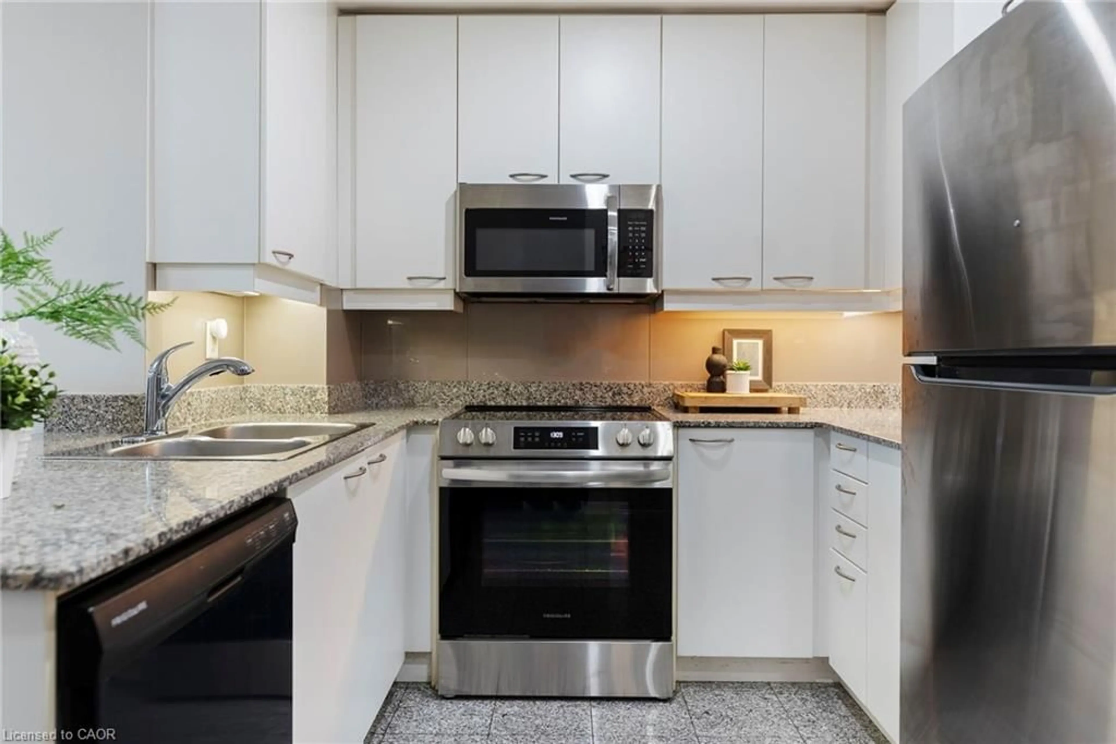 Standard kitchen, ceramic/tile floor for 88 Palace Pier Crt #902, Toronto Ontario M8V 3W9