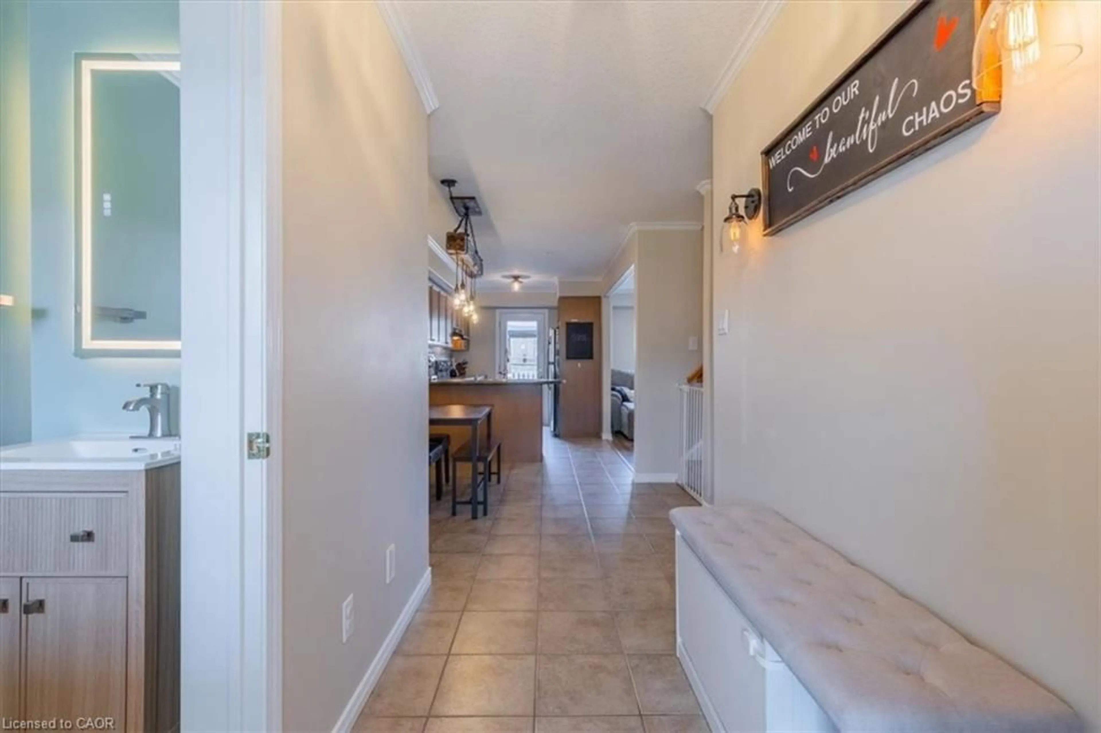 Indoor entryway for 4 Ruthven Cres, Alliston Ontario L9R 0A7