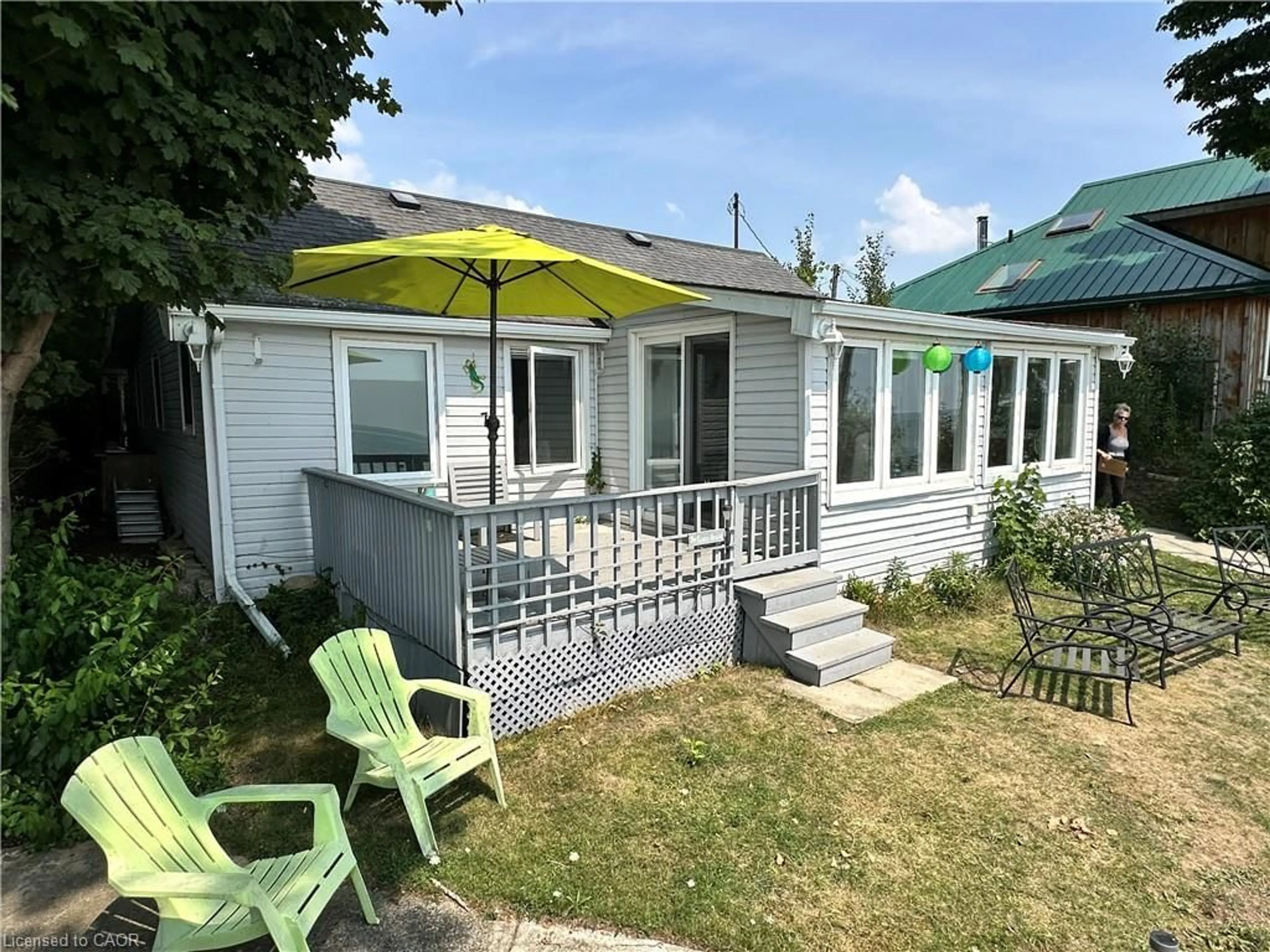 Patio, street for 2110 Lakeshore Rd, Dunnville Ontario N1A 2W8