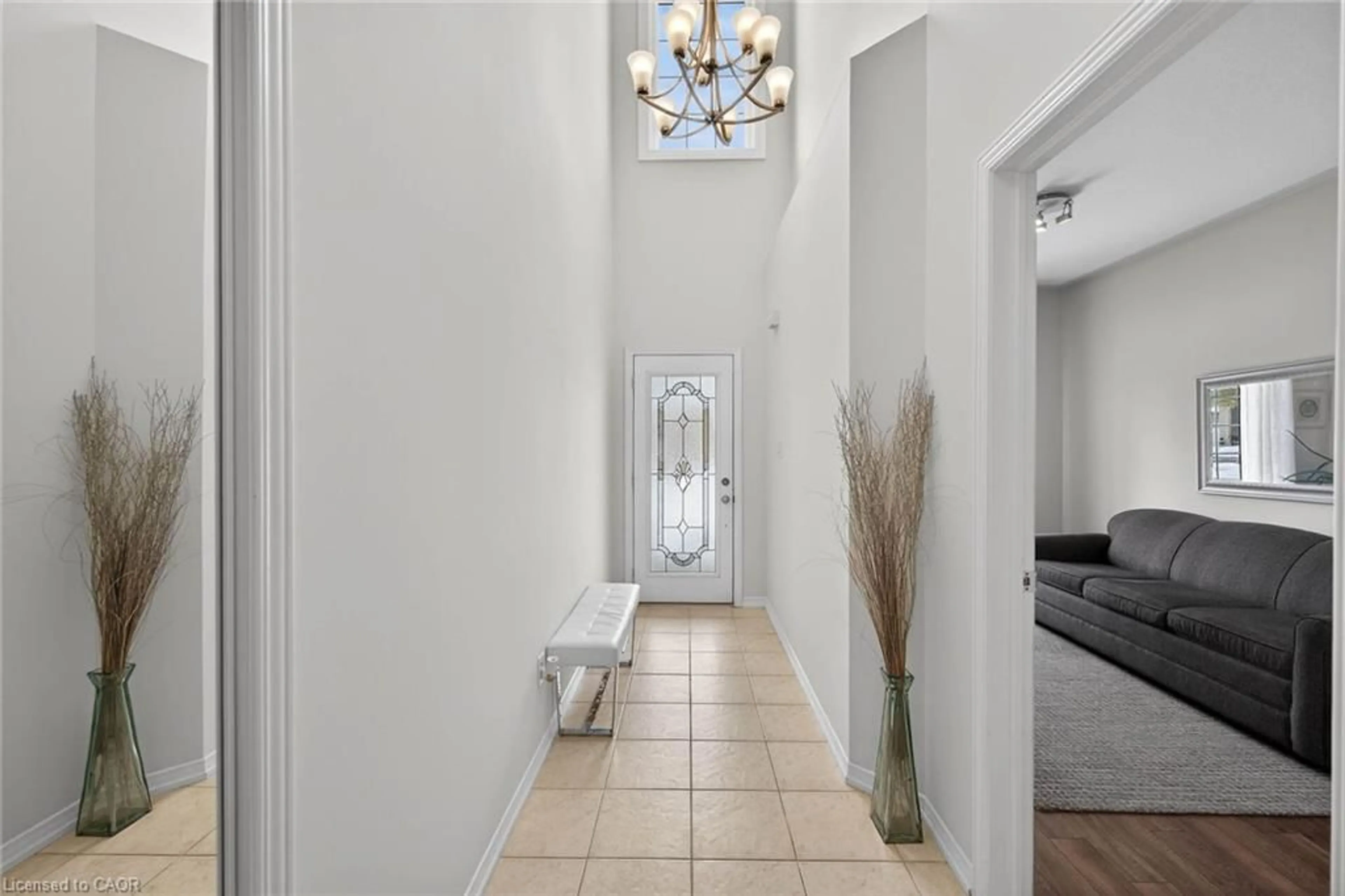 Indoor entryway for 5 Georgian Trail, Glanbrook Ontario L9B 2X8