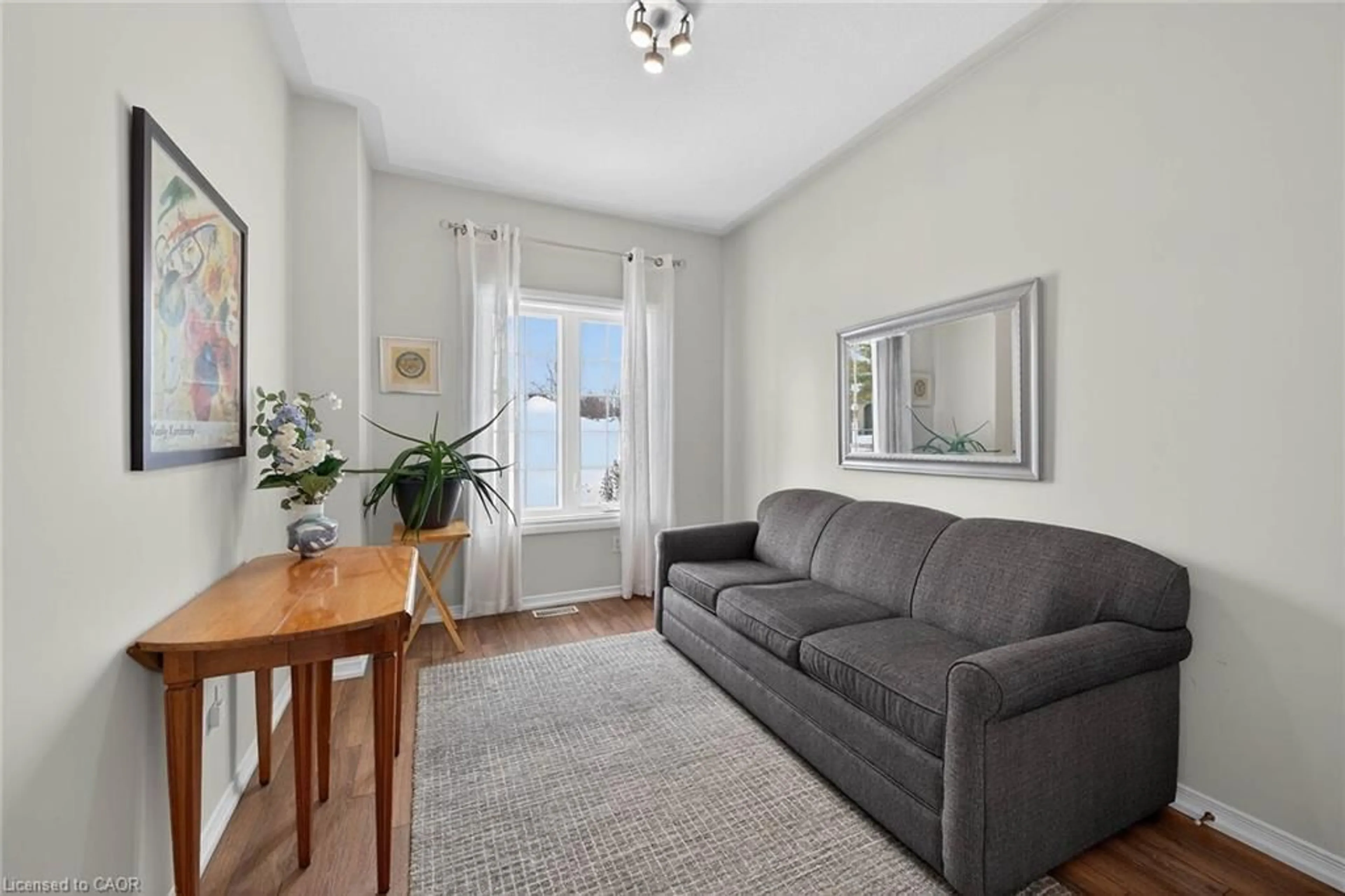Living room with furniture, unknown for 5 Georgian Trail, Glanbrook Ontario L9B 2X8