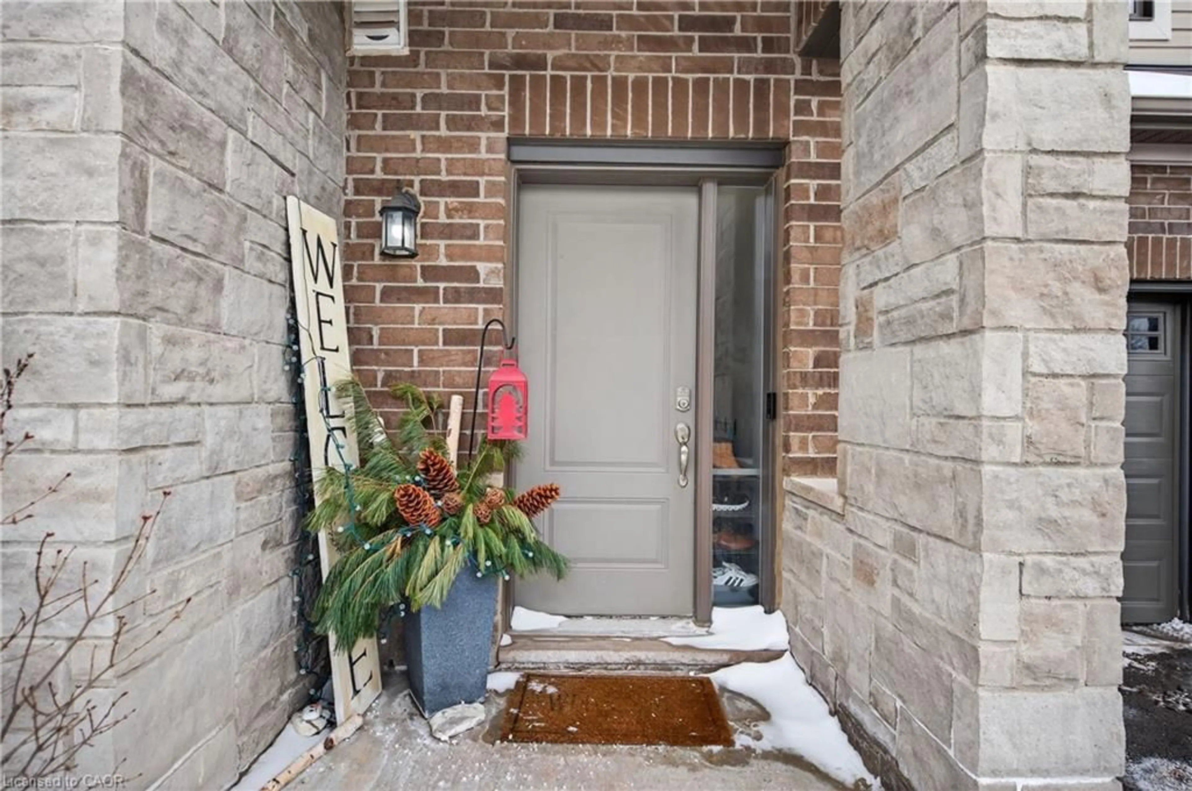 Indoor entryway for 377 Glancaster Rd #2, Ancaster Ontario L9G 0G4