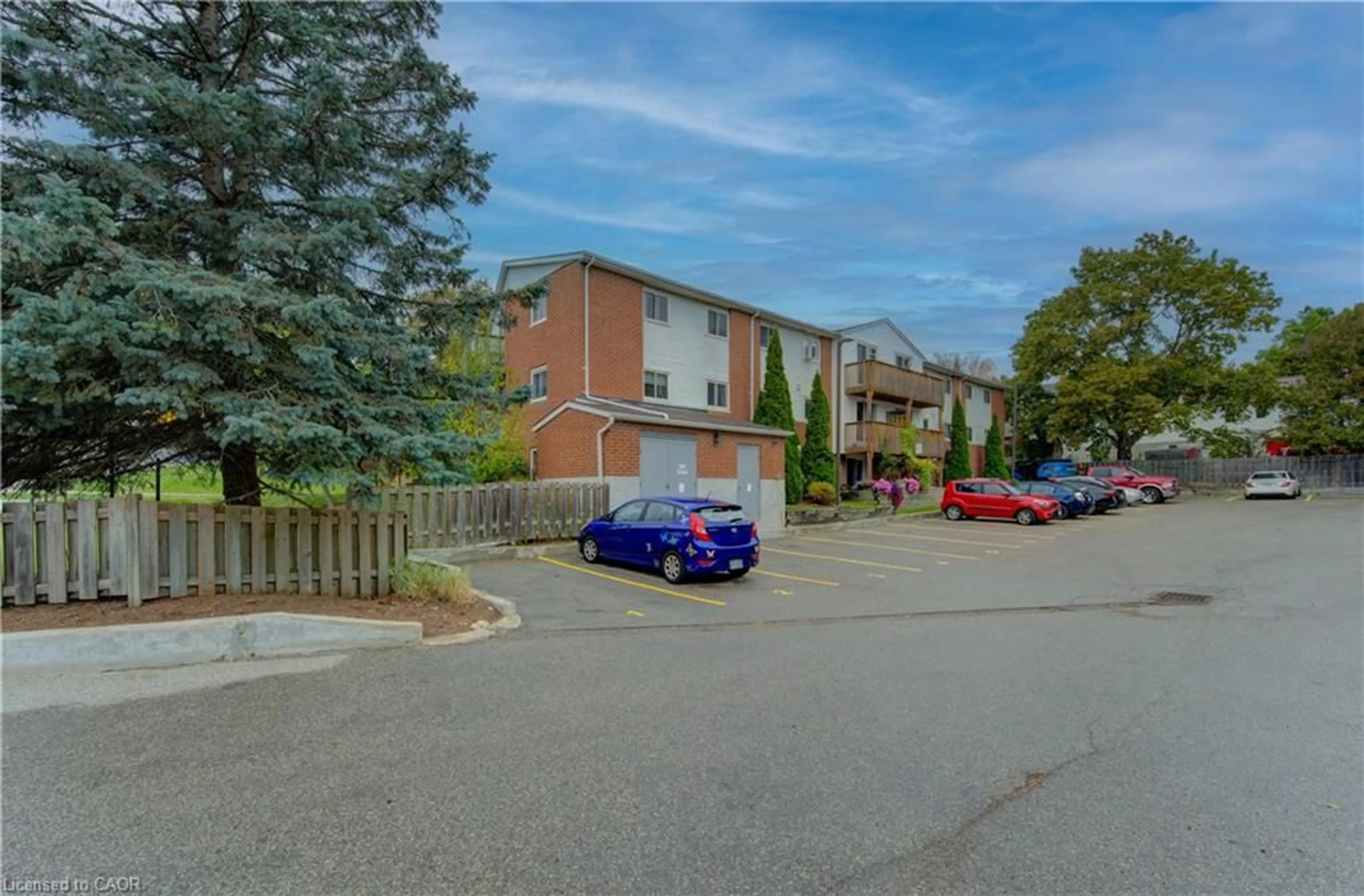 A pic from outside/outdoor area/front of a property/back of a property/a pic from drone, street for 30 Bridge St #104, Kitchener Ontario N2K 1K4