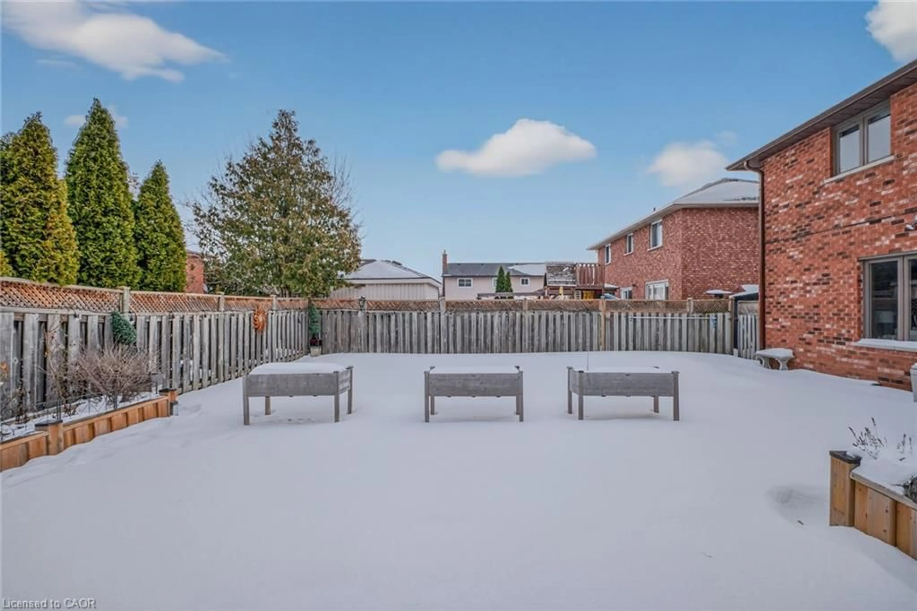 Patio, street for 41 Candor Cres, Stoney Creek Ontario L8E 4X6