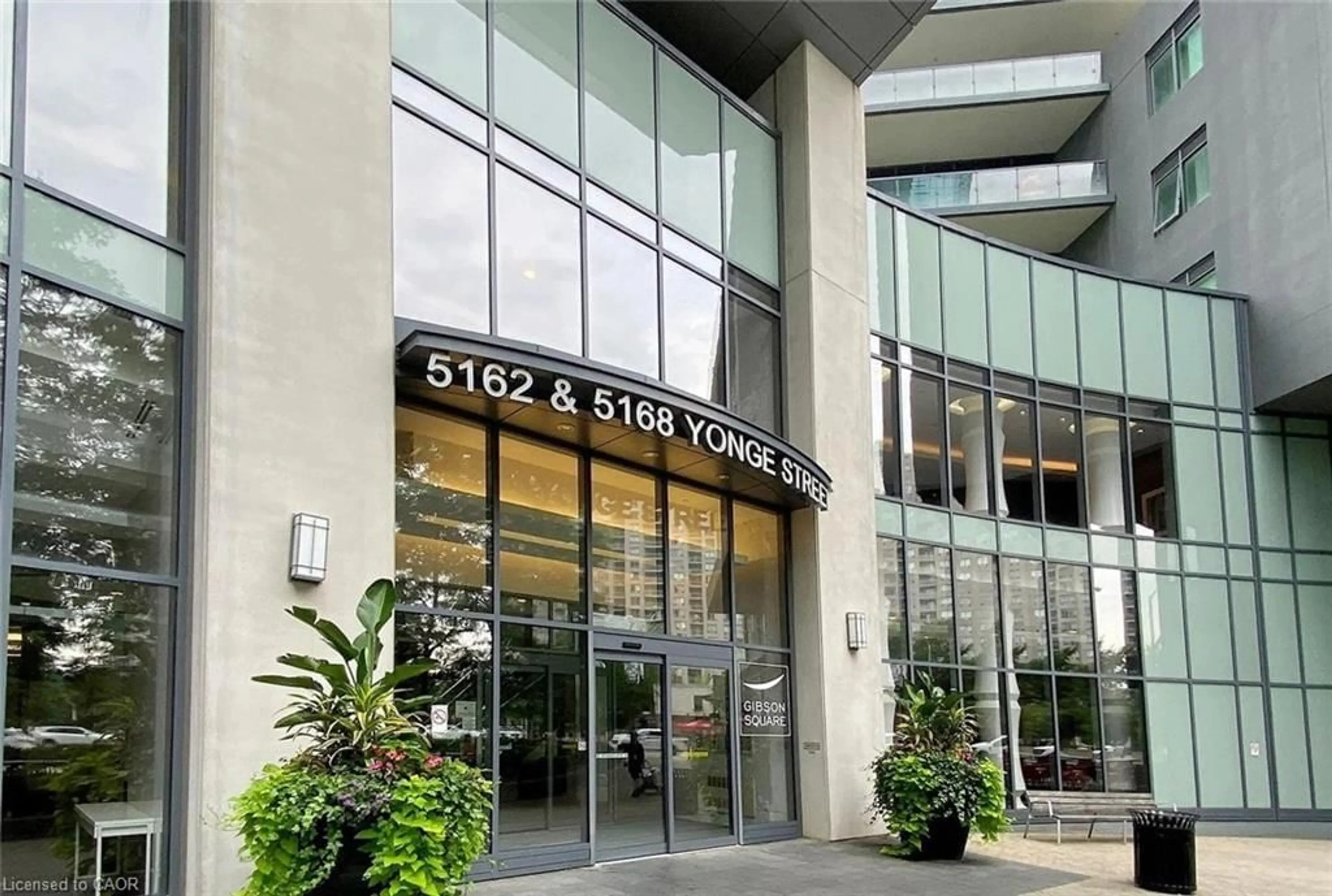 Indoor foyer for 5168 Yonge St #3207, North York Ontario M2N 0G1