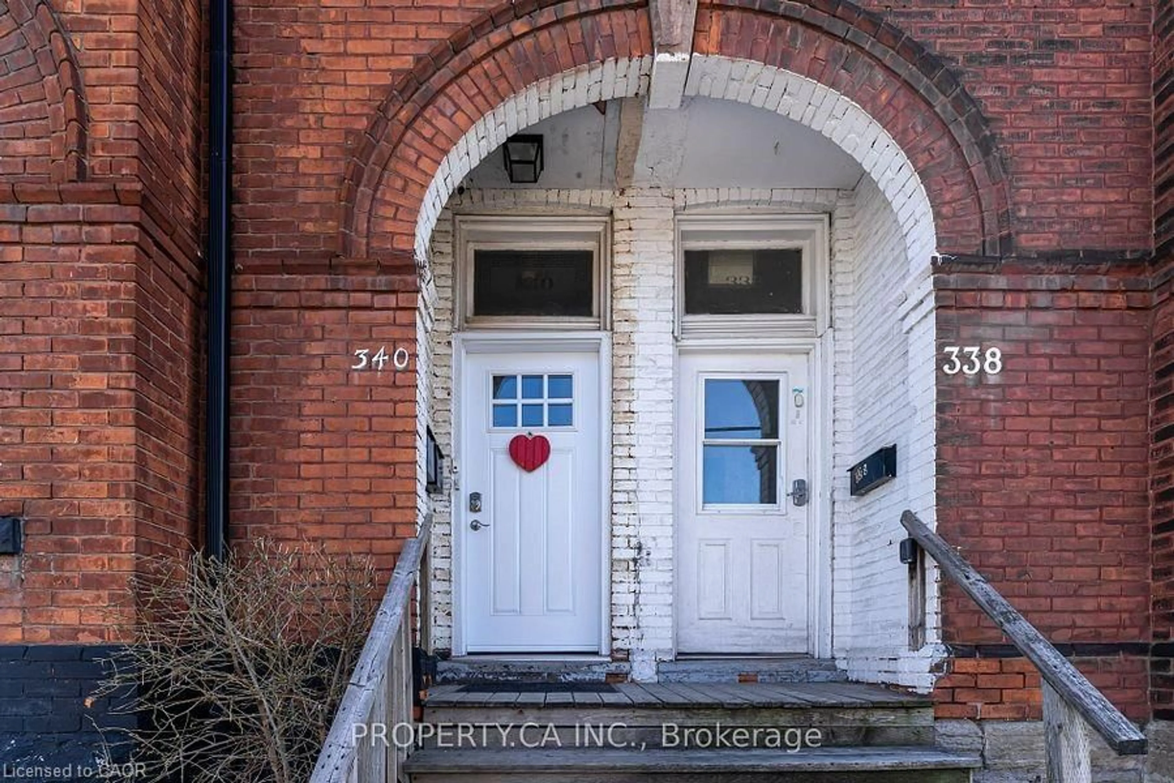 Indoor entryway for 340 Cannon St, Hamilton Ontario L8L 2B9
