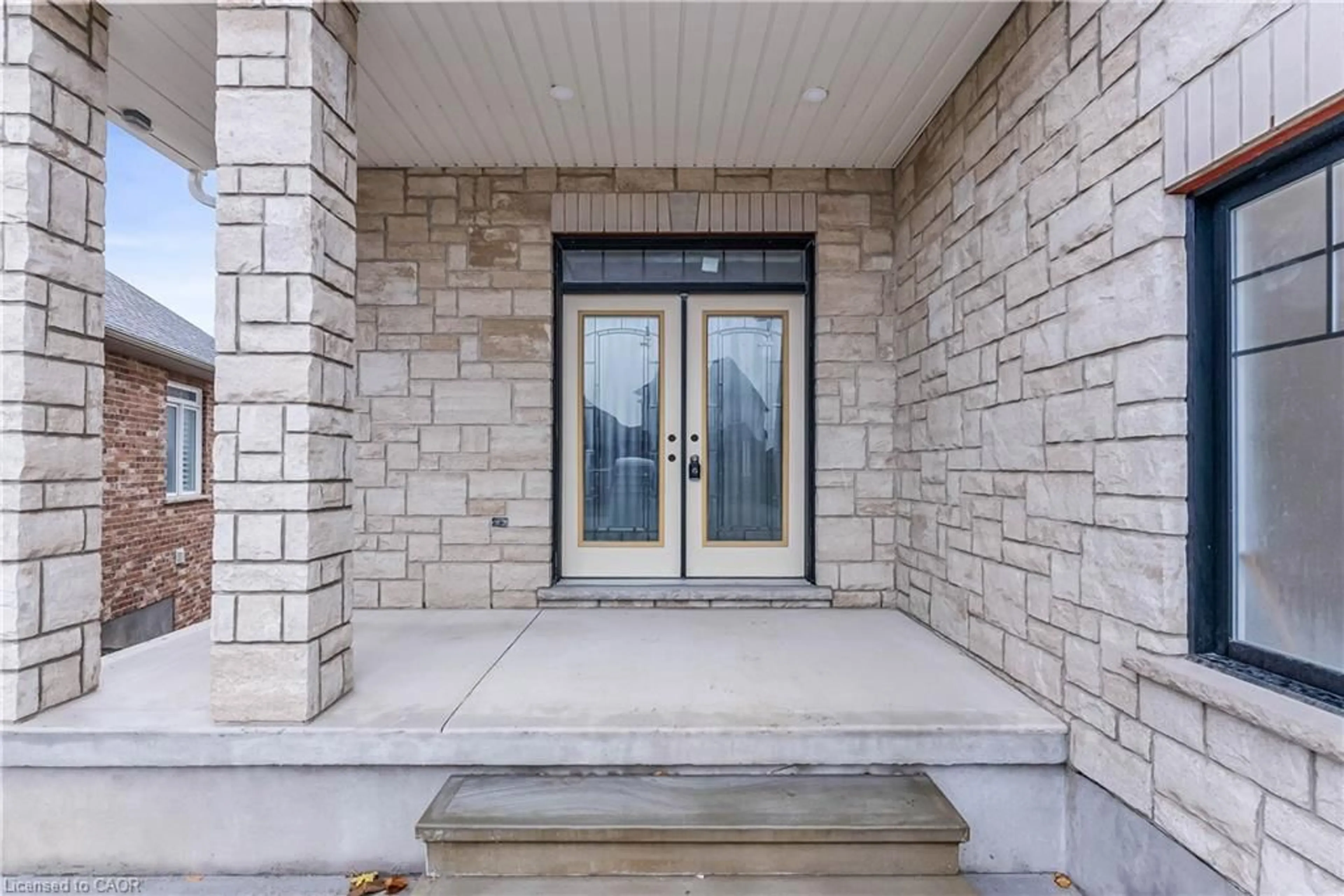 Indoor entryway for 1248 Caen Ave, Woodstock Ontario N4T 0G3
